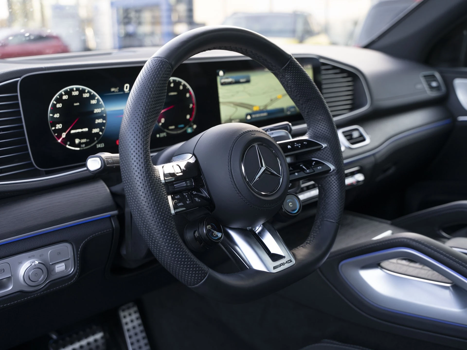 Mercedes-Benz-GLE-image-21