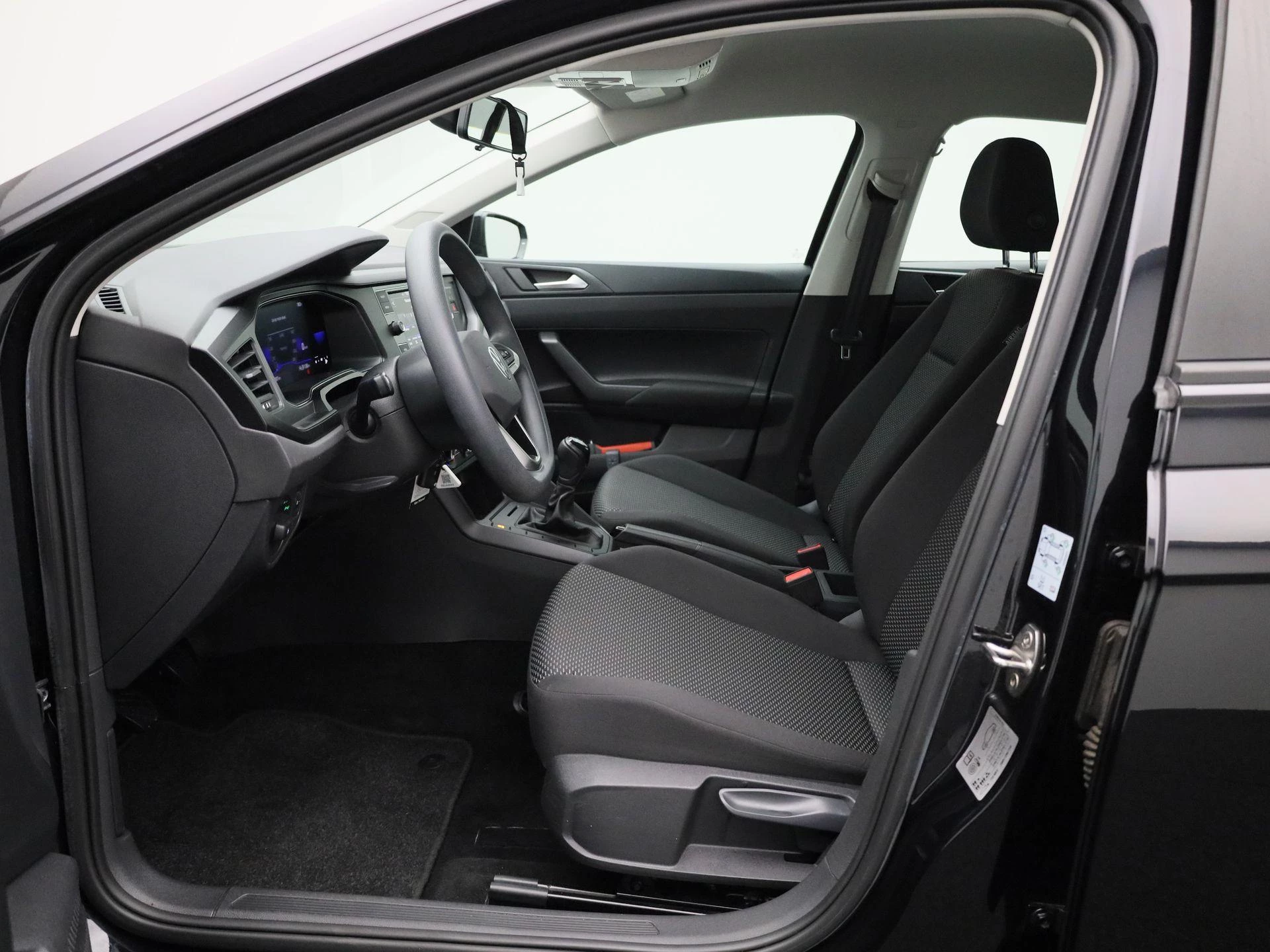 Volkswagen-Polo-image-8