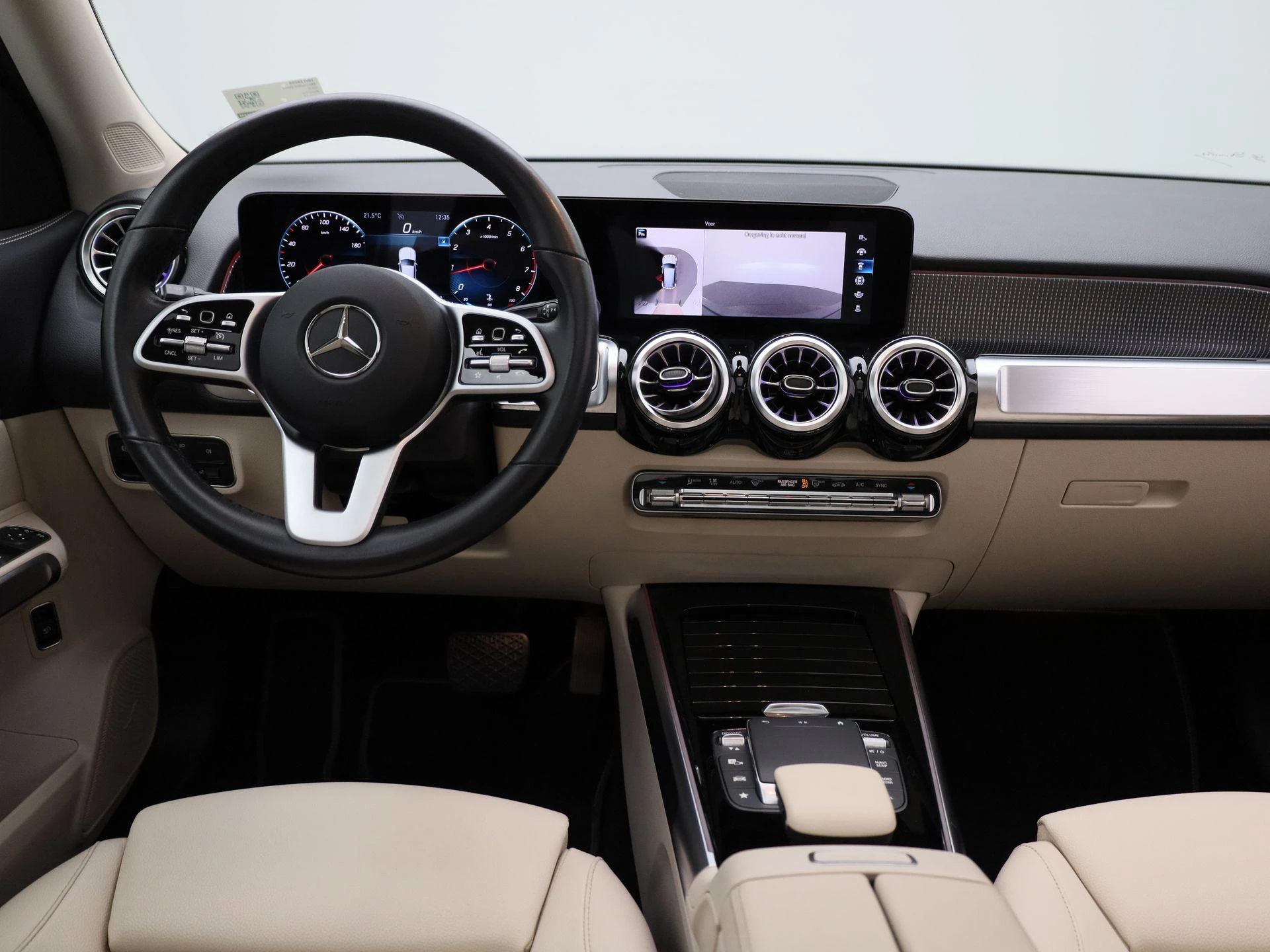 Mercedes-Benz-GLB-image-6