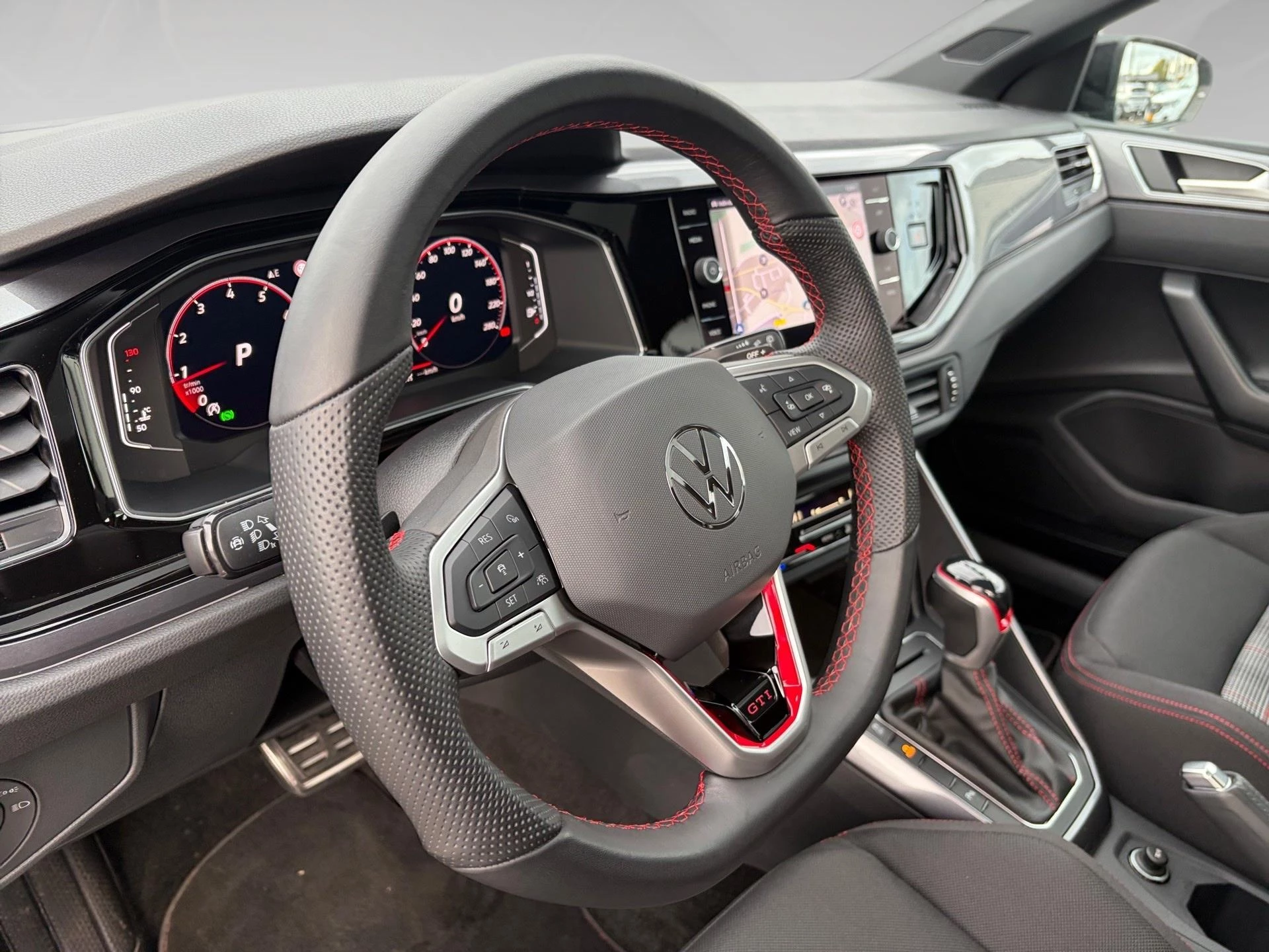 Volkswagen-Polo-image-7