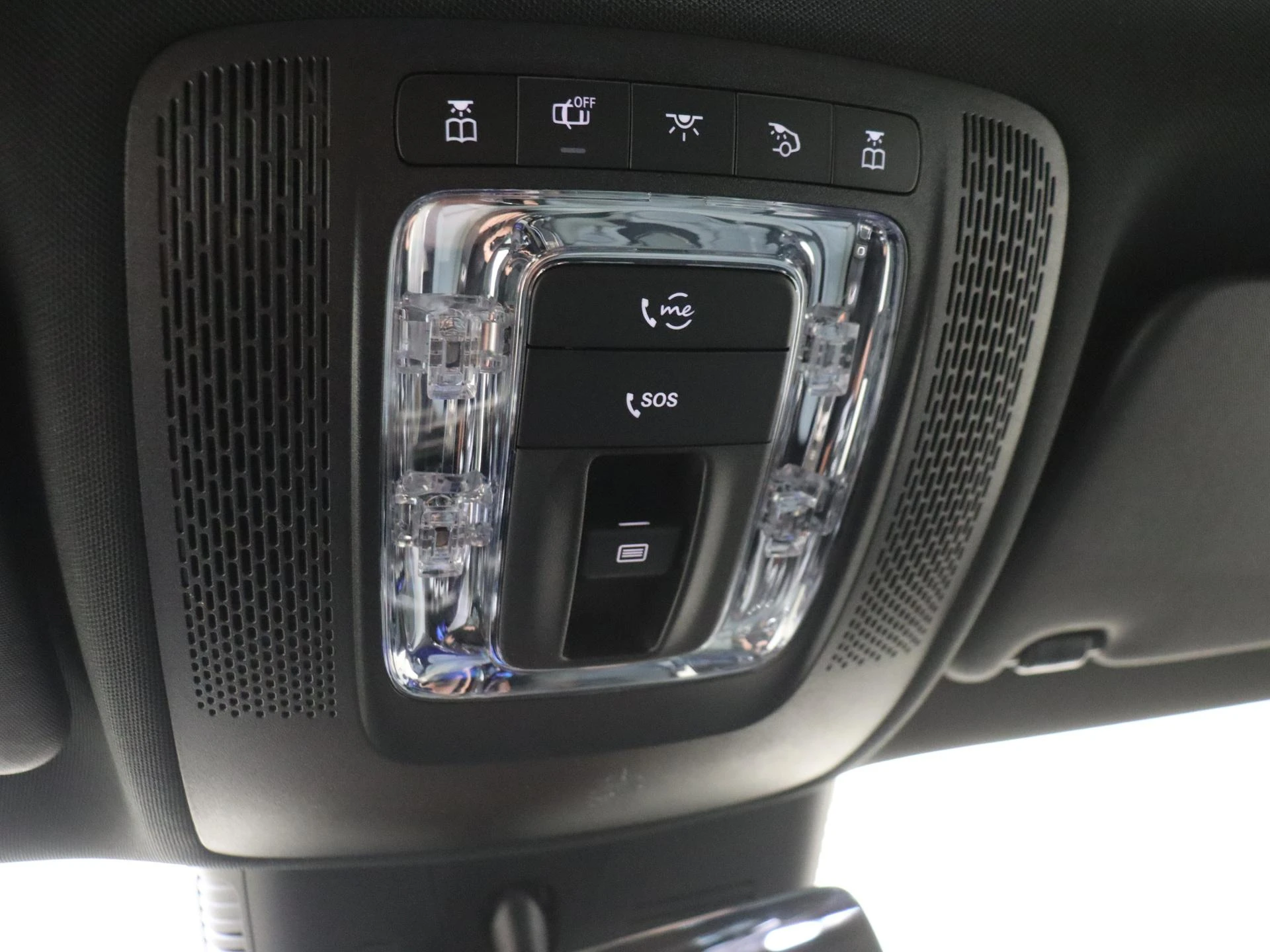 Mercedes-Benz-GLA-image-22