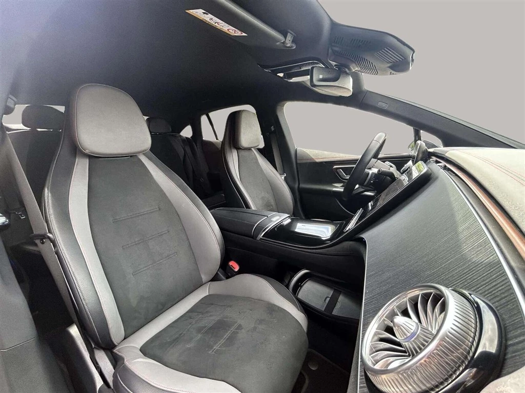 Mercedes-Benz-EQE-image-17