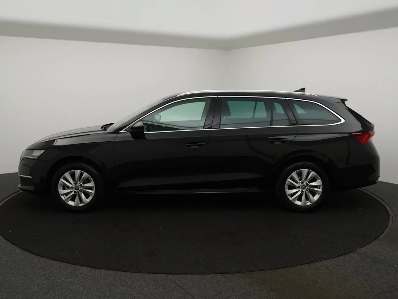 Škoda Octavia Combi SKODA Octavia Combi 1.5TSI 150PK *VIRTUAL COCKPIT*CAMERA*ACC*PDC*NAVI*APP-CONNECT*AIRCO*ZETELVERWARMING*...*
