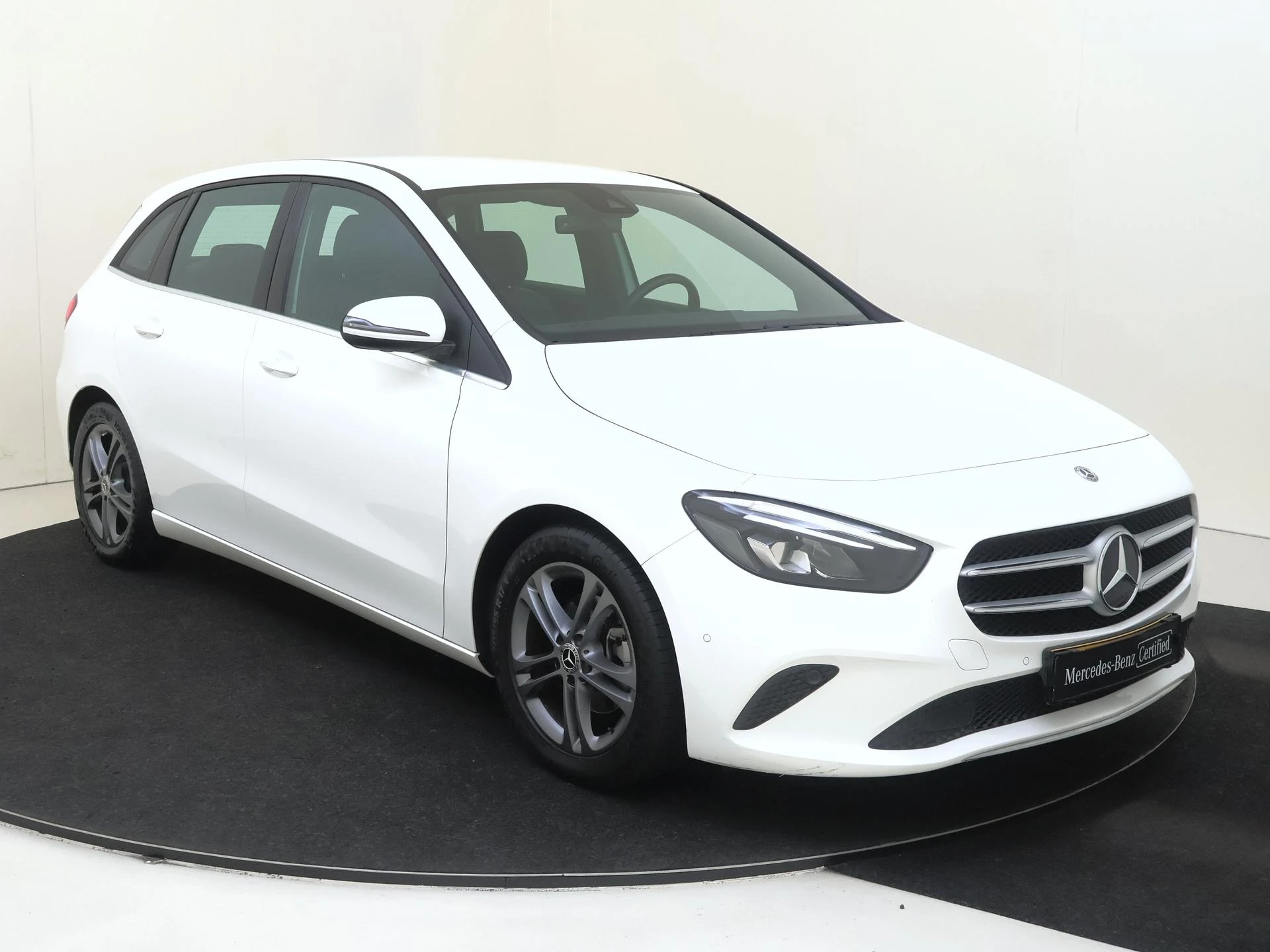Mercedes-Benz-B-Klasse-image-1