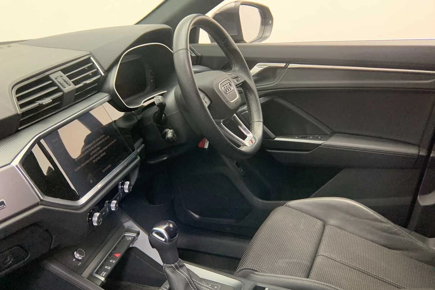 Audi-Q3-image-11