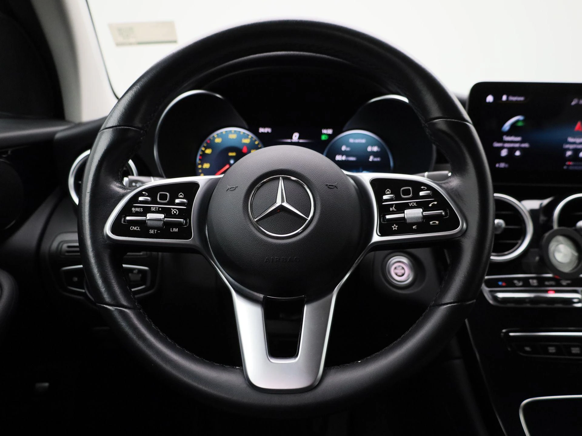 Mercedes-Benz-GLC-image-6
