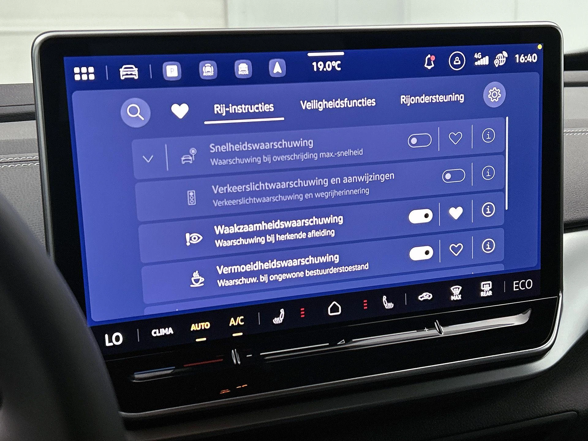 Volkswagen-ID.4-image-12