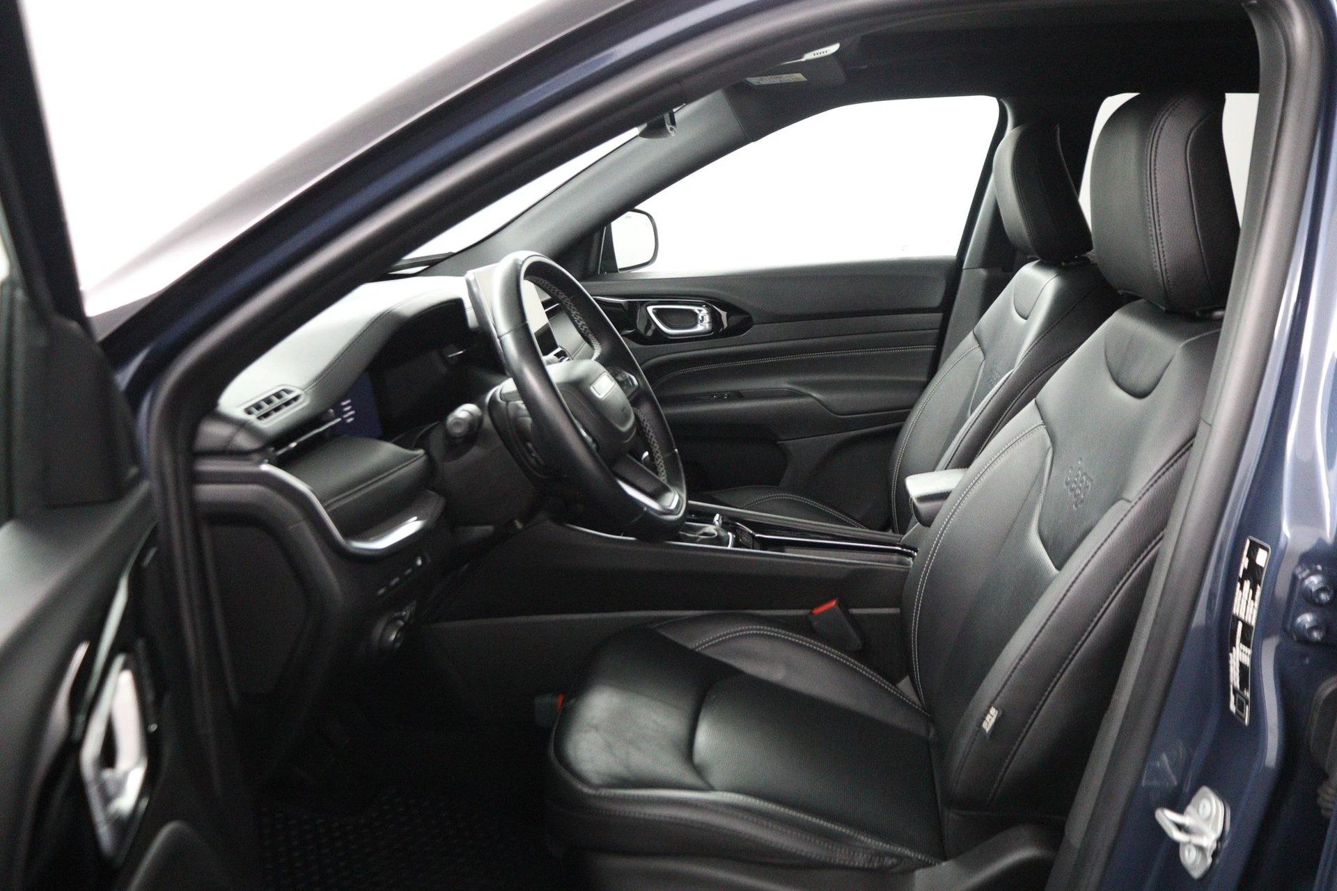Jeep-Compass-image-14