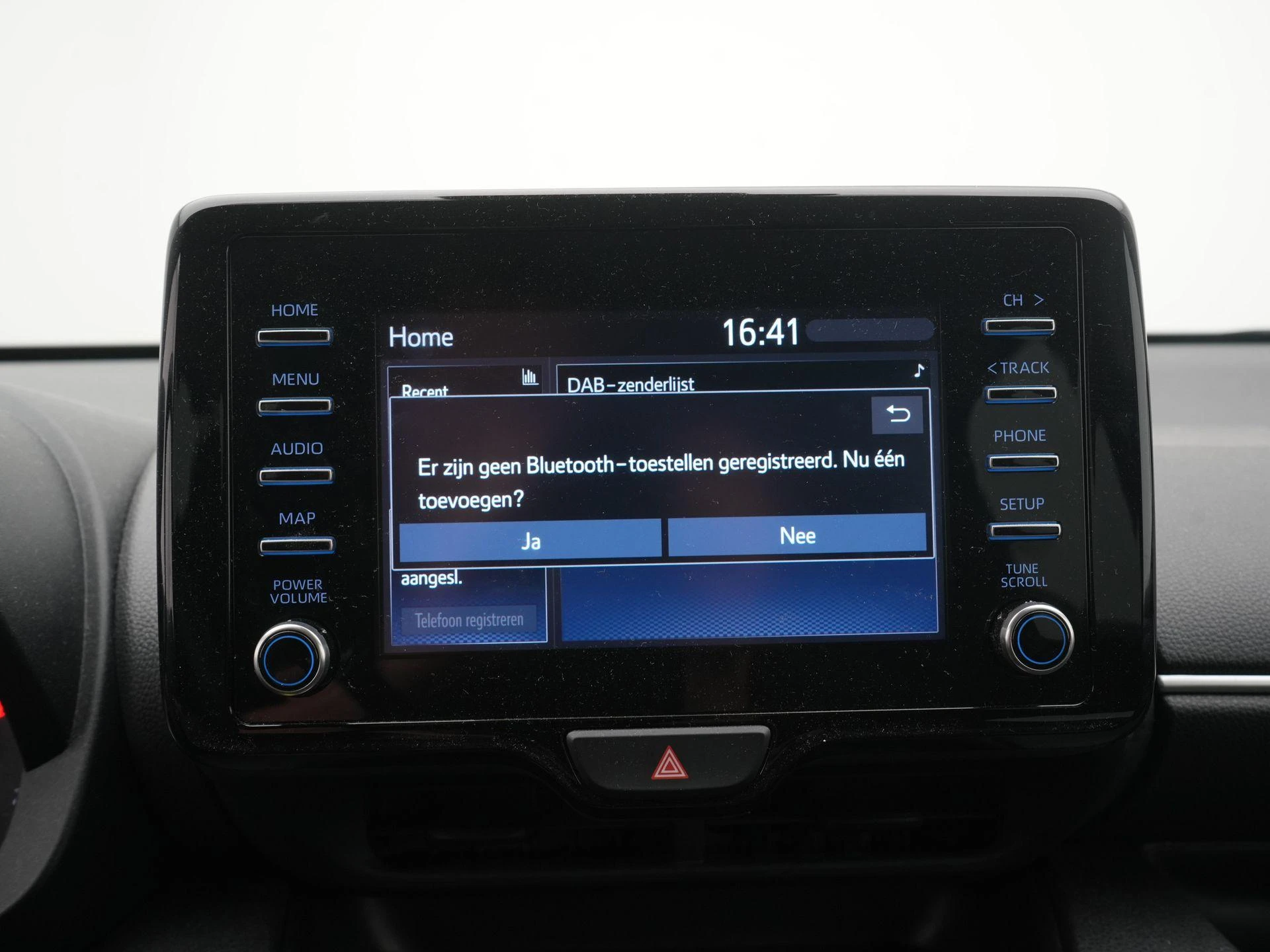 Toyota-Yaris-image-12