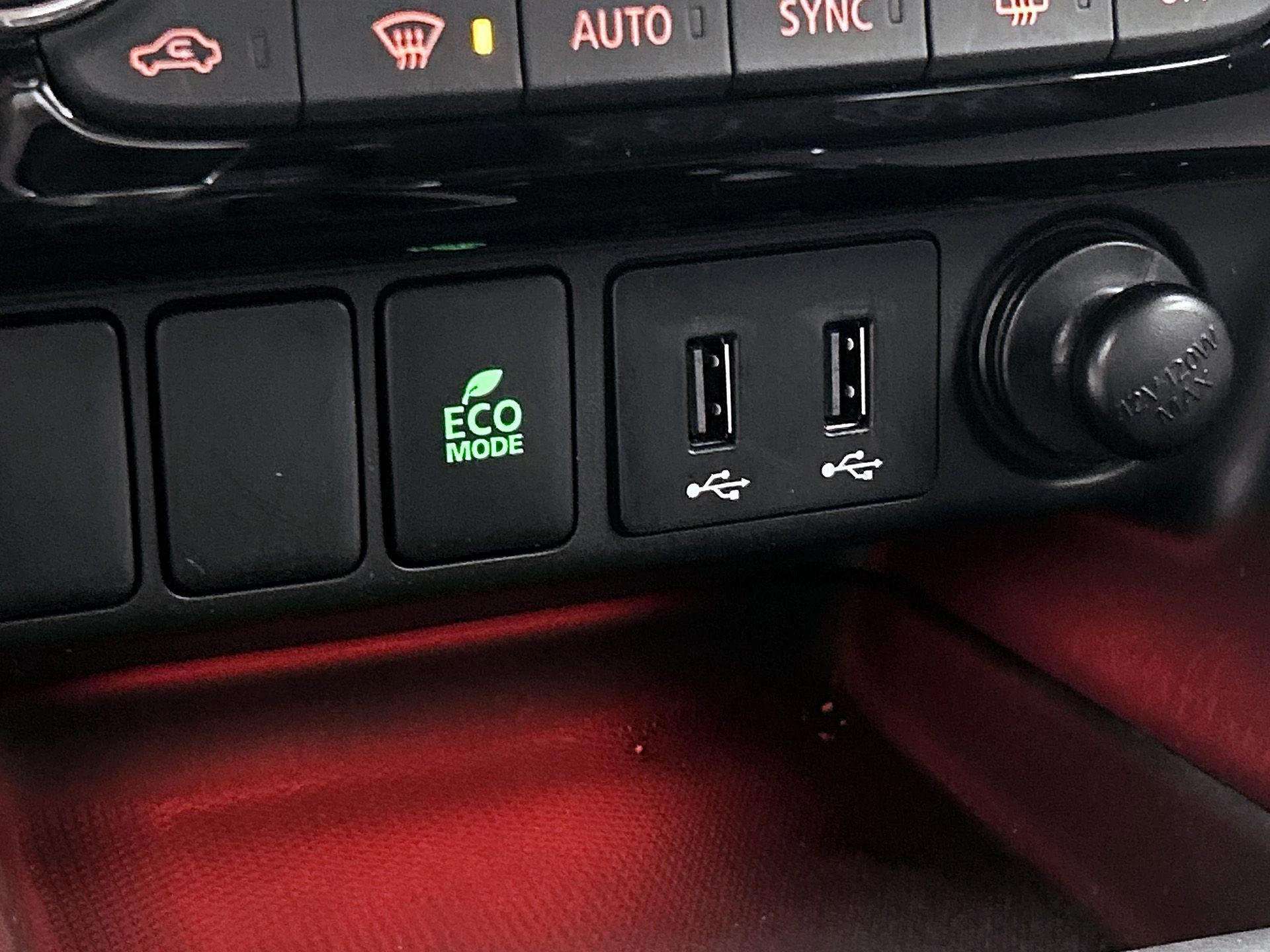 Mitsubishi-Eclipse Cross-image-31