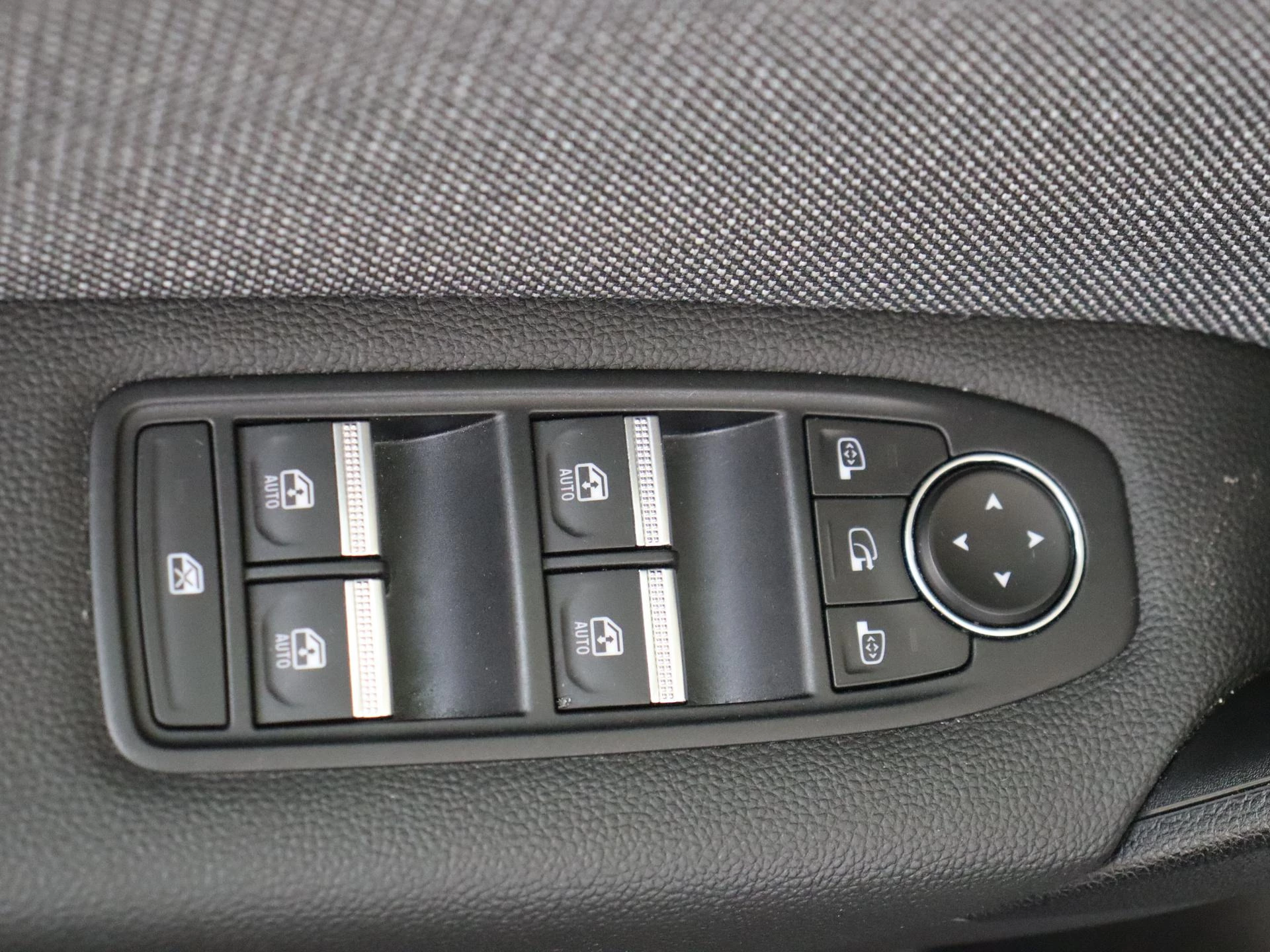 Renault Captur 1.8 E-Tech full hybrid 160 techno