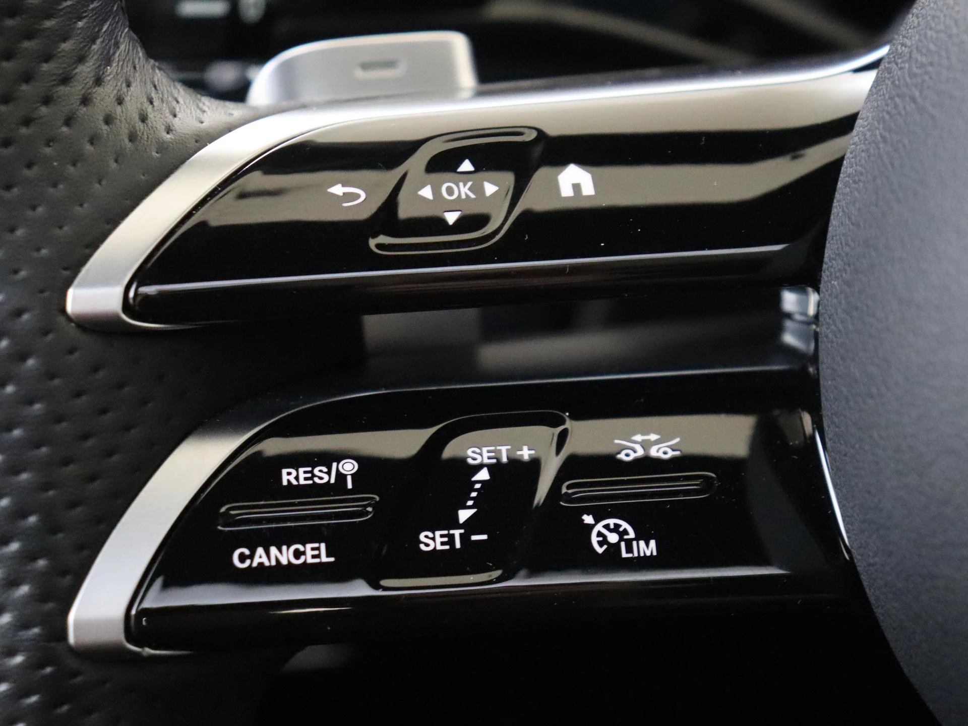 Mercedes-Benz-E-Klasse-image-15