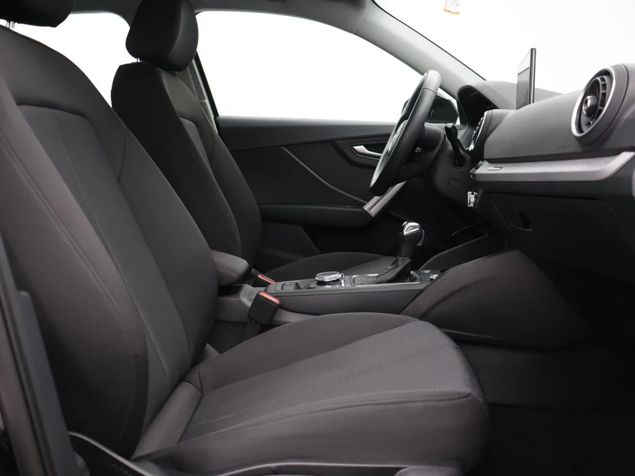 Audi Q2 Audi Q2 Business Edition Attraction 35TFSI 150PK *AUTOMAAT*VIRTUAL COCKPIT*ACC*PDC ACHTER*NAVI*AIRCO*KEYLESS GO*...*
