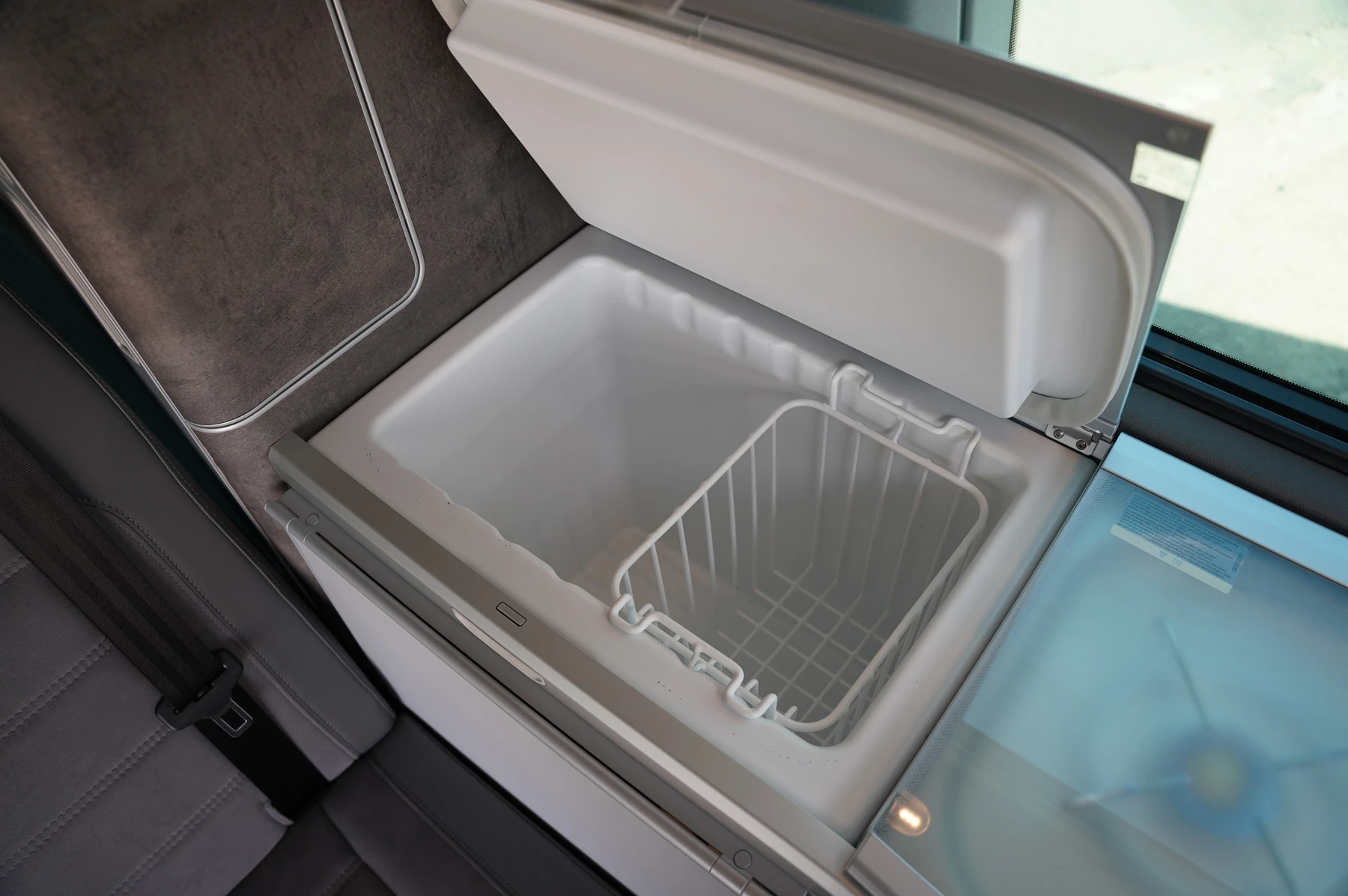Volkswagen-California-image-40
