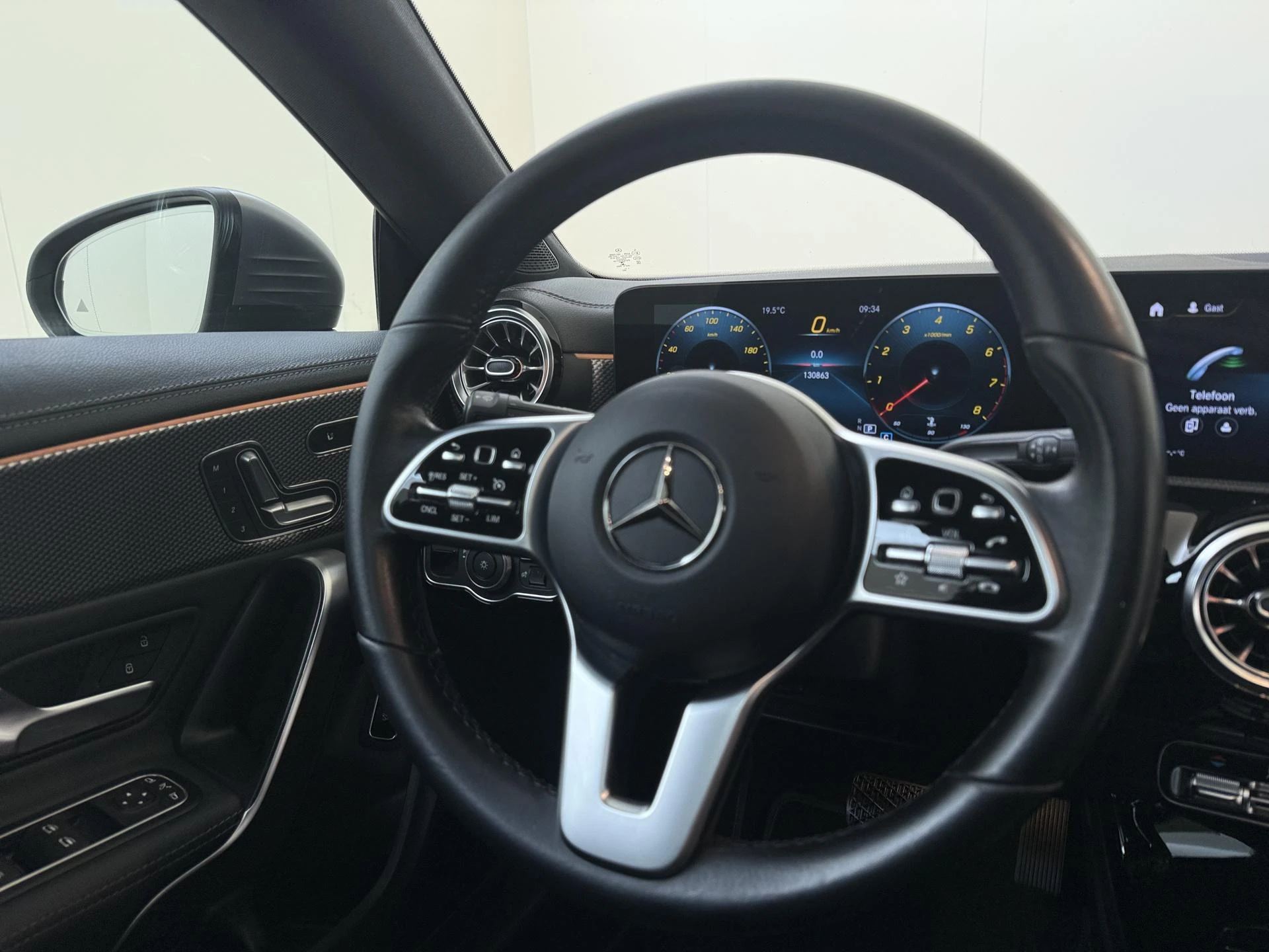 Mercedes-Benz-CLA-image-7