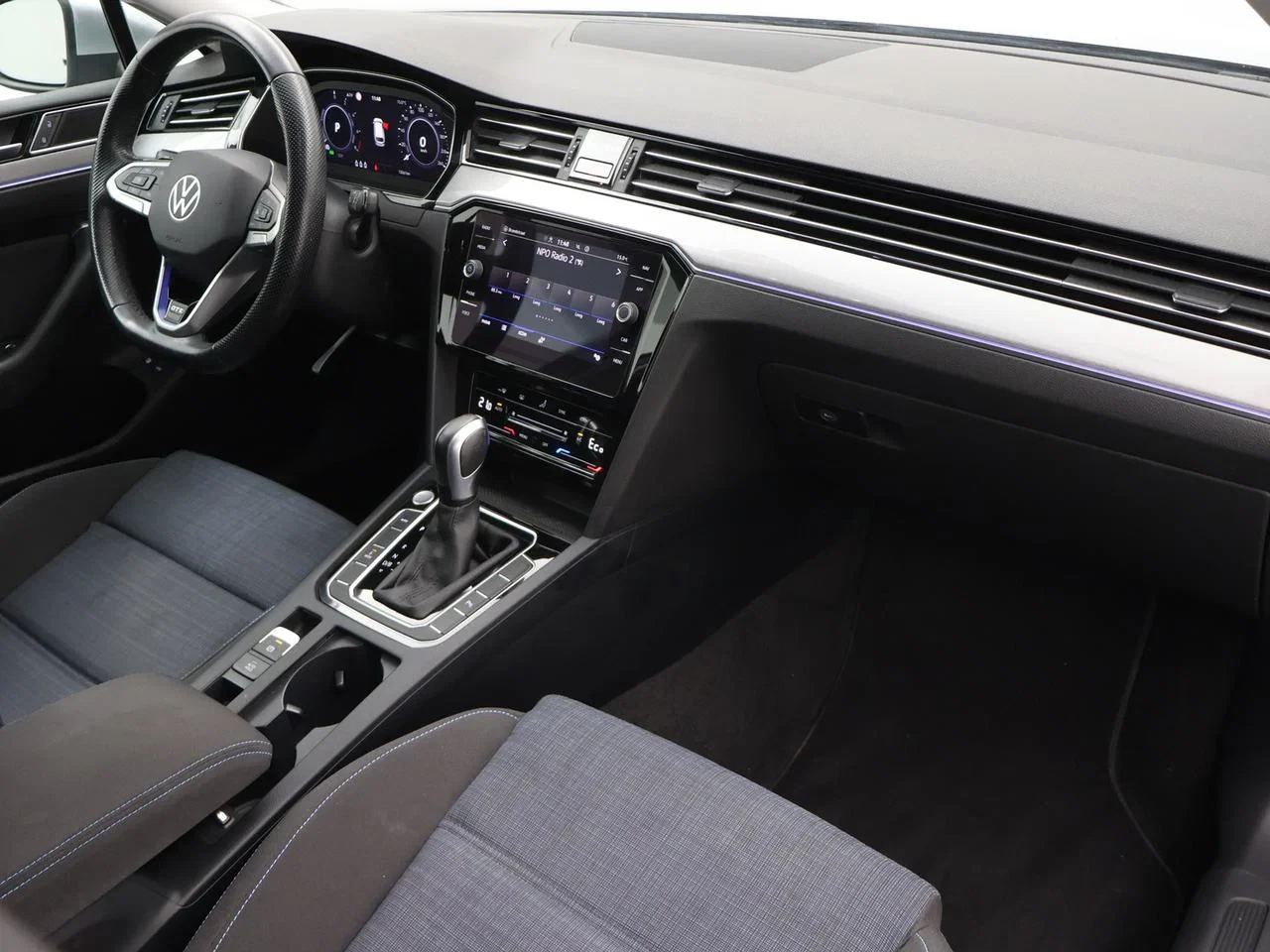 Volkswagen-Passat-image-9