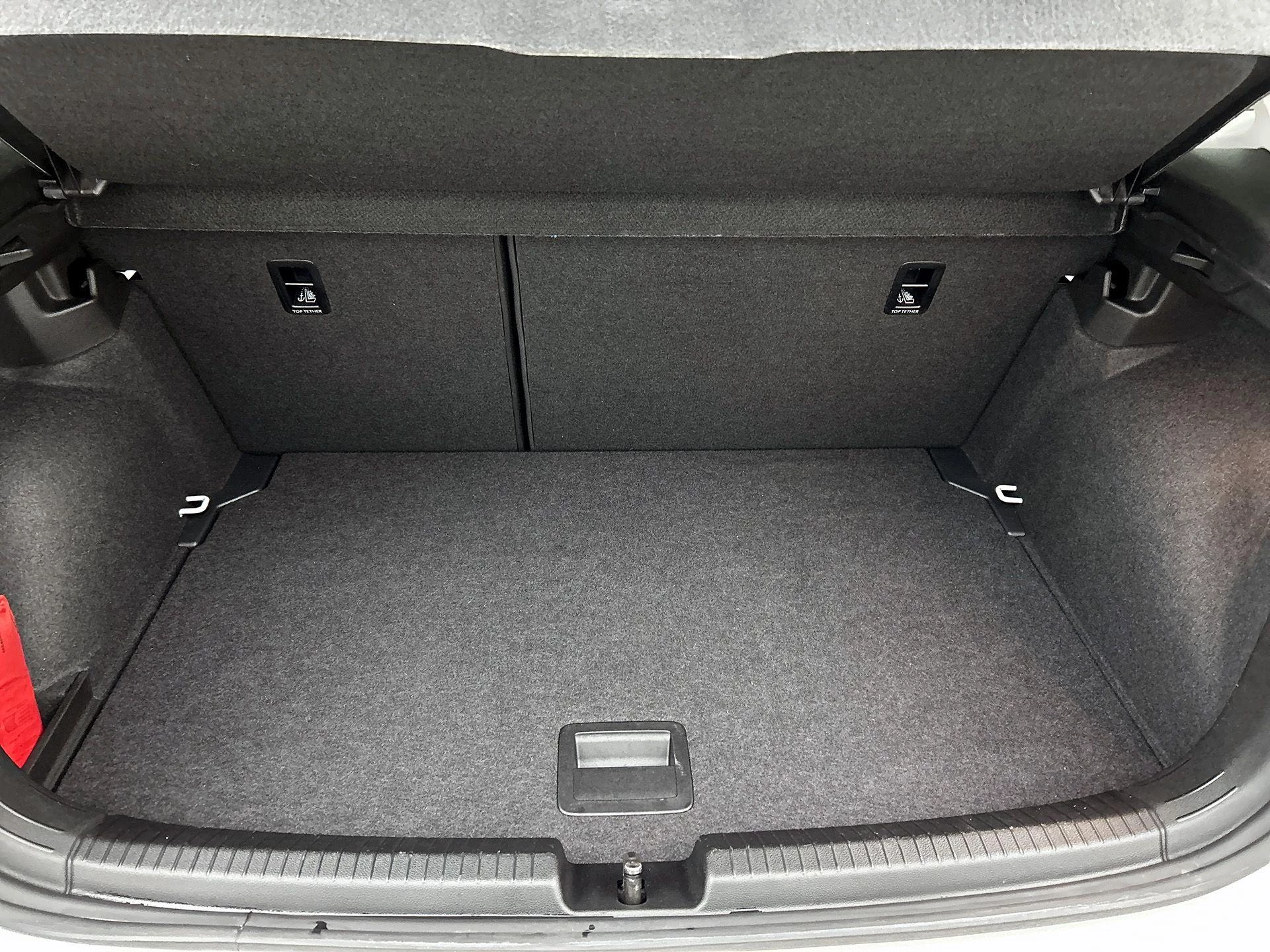 Volkswagen-Polo-image-23