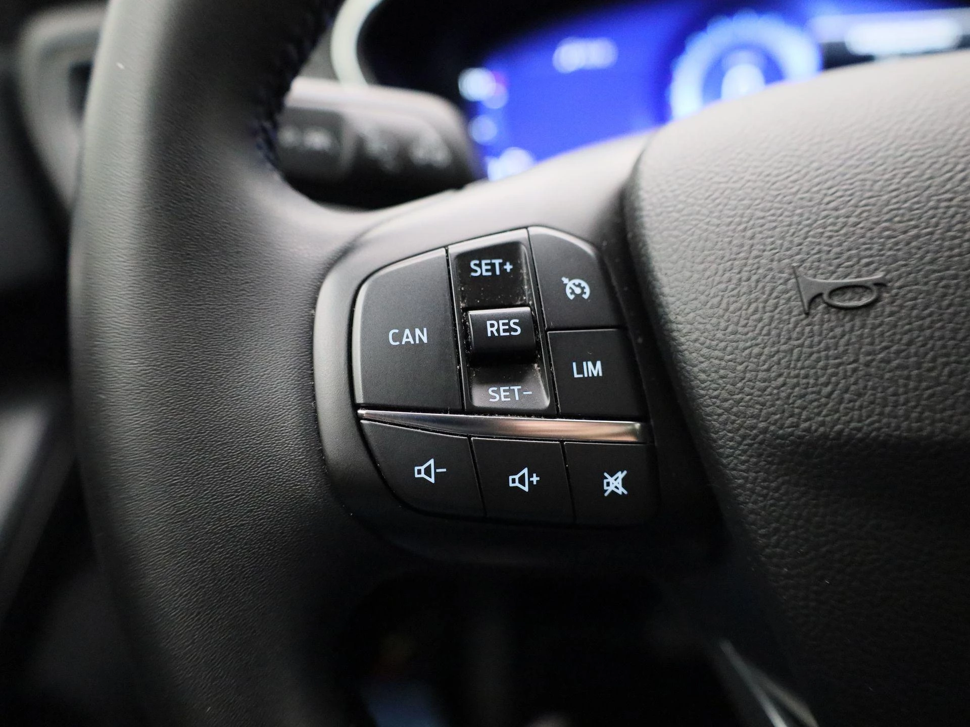 Ford Focus Wagon 1.0 EcoBoost Hybrid Titanium X