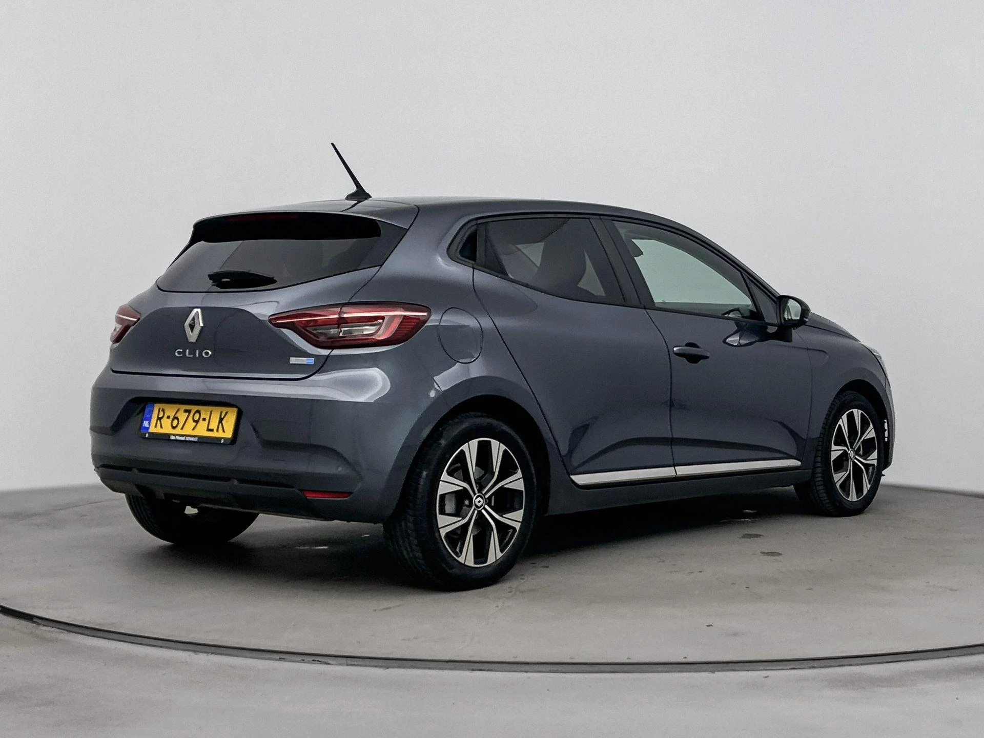 Renault-Clio-image-3