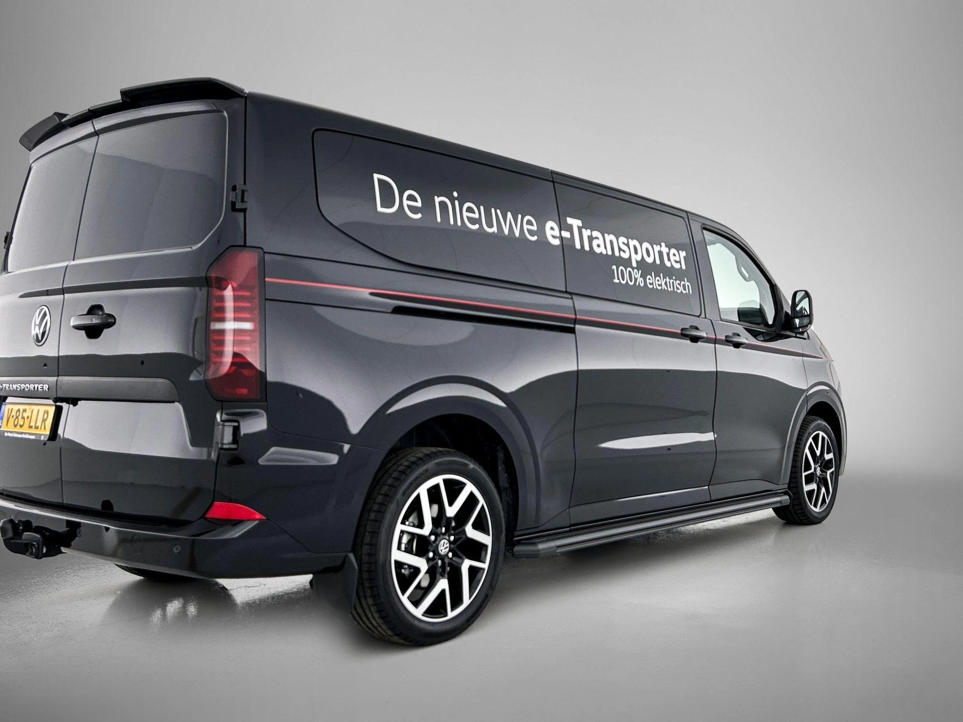 Volkswagen-e-Transporter-image-3