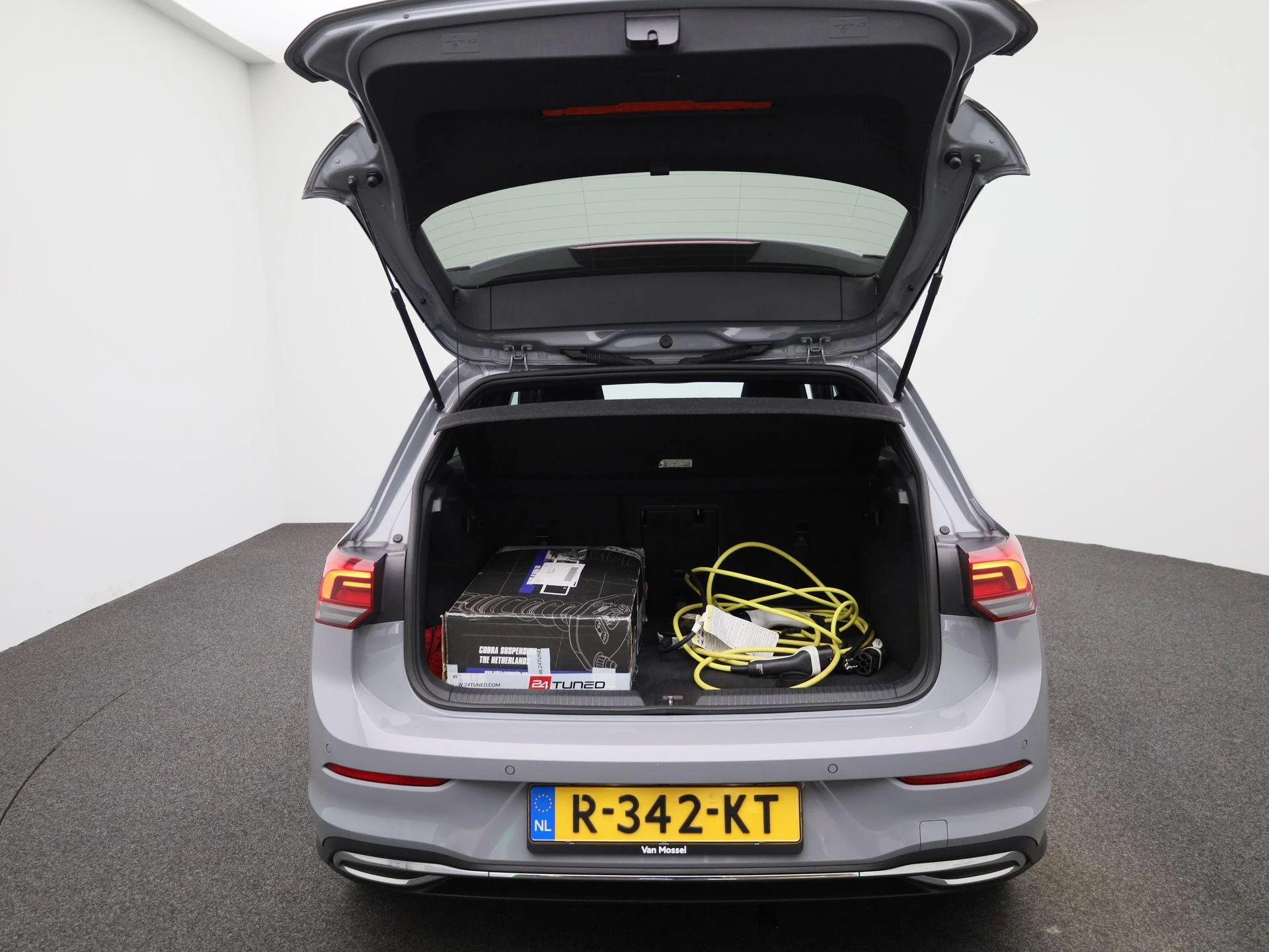 Volkswagen-Golf-image-10