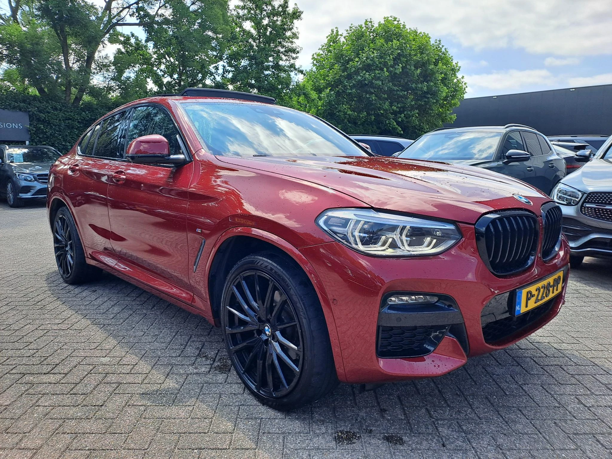 BMW X4 xDrive20i High Executive