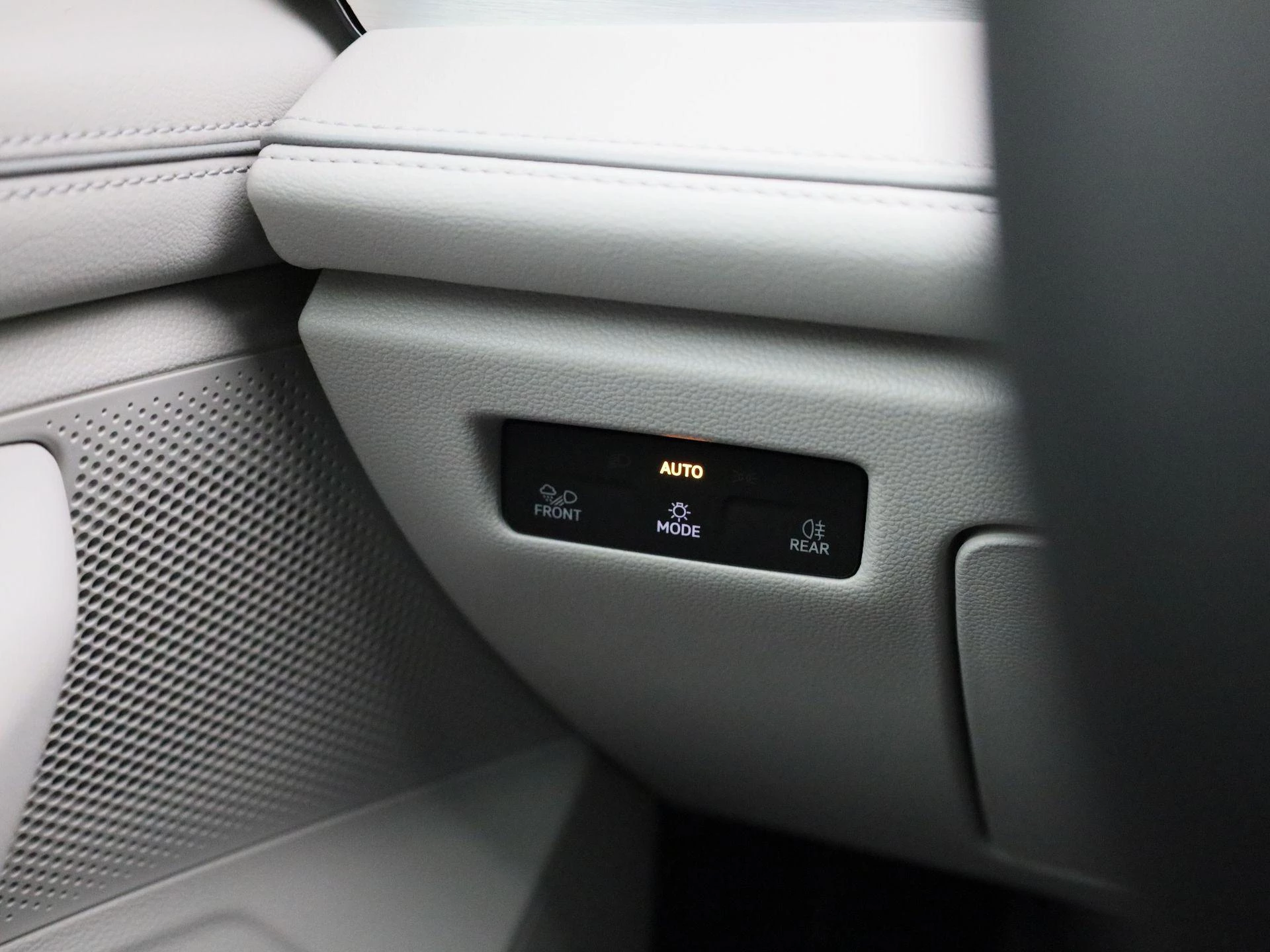 Volkswagen-Passat-image-24