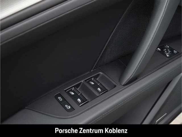 Porsche Cayenne Electric -