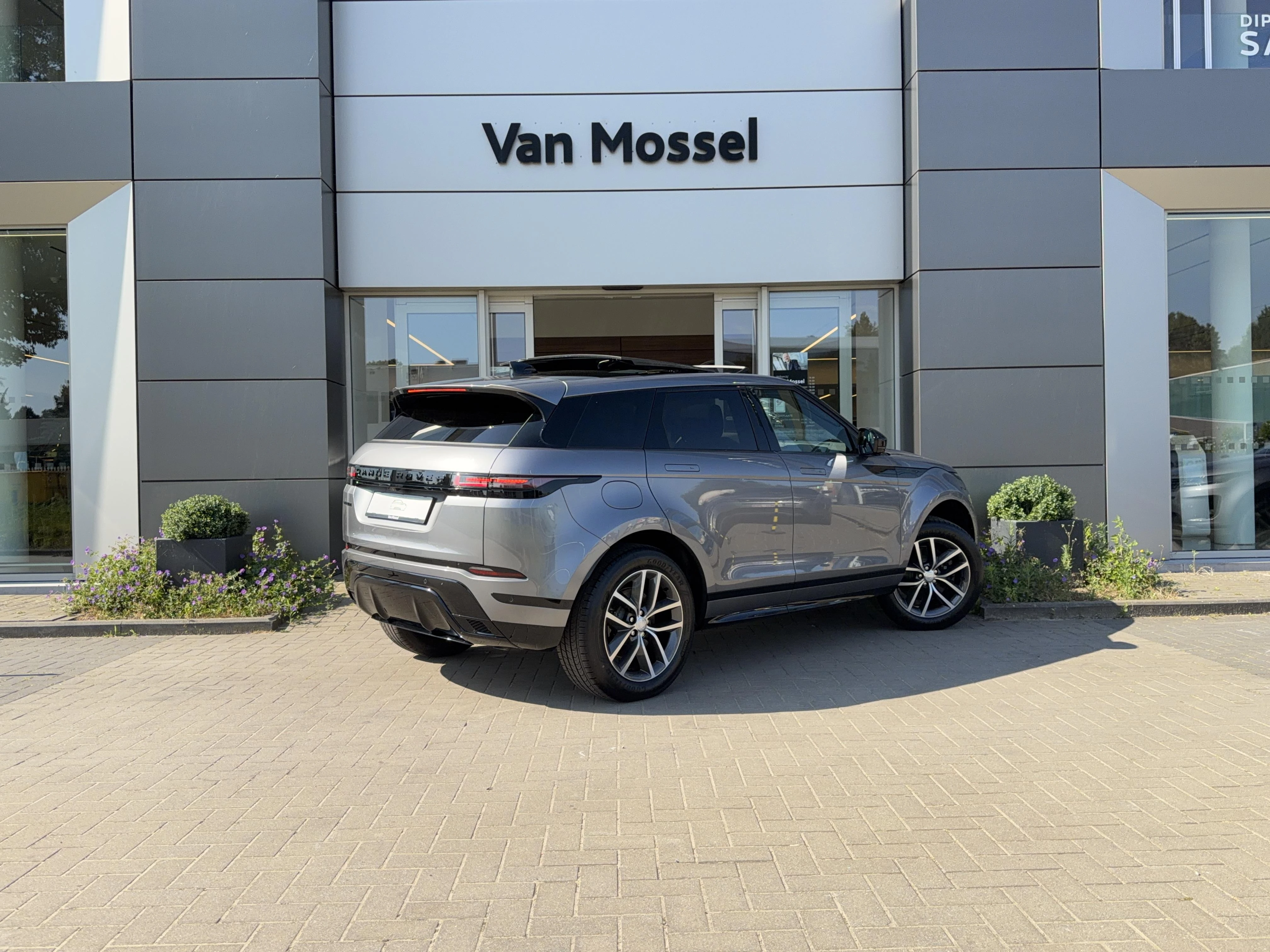 Land Rover Range Rover Evoque P270e Dynamic SE AWD Auto. 26MY