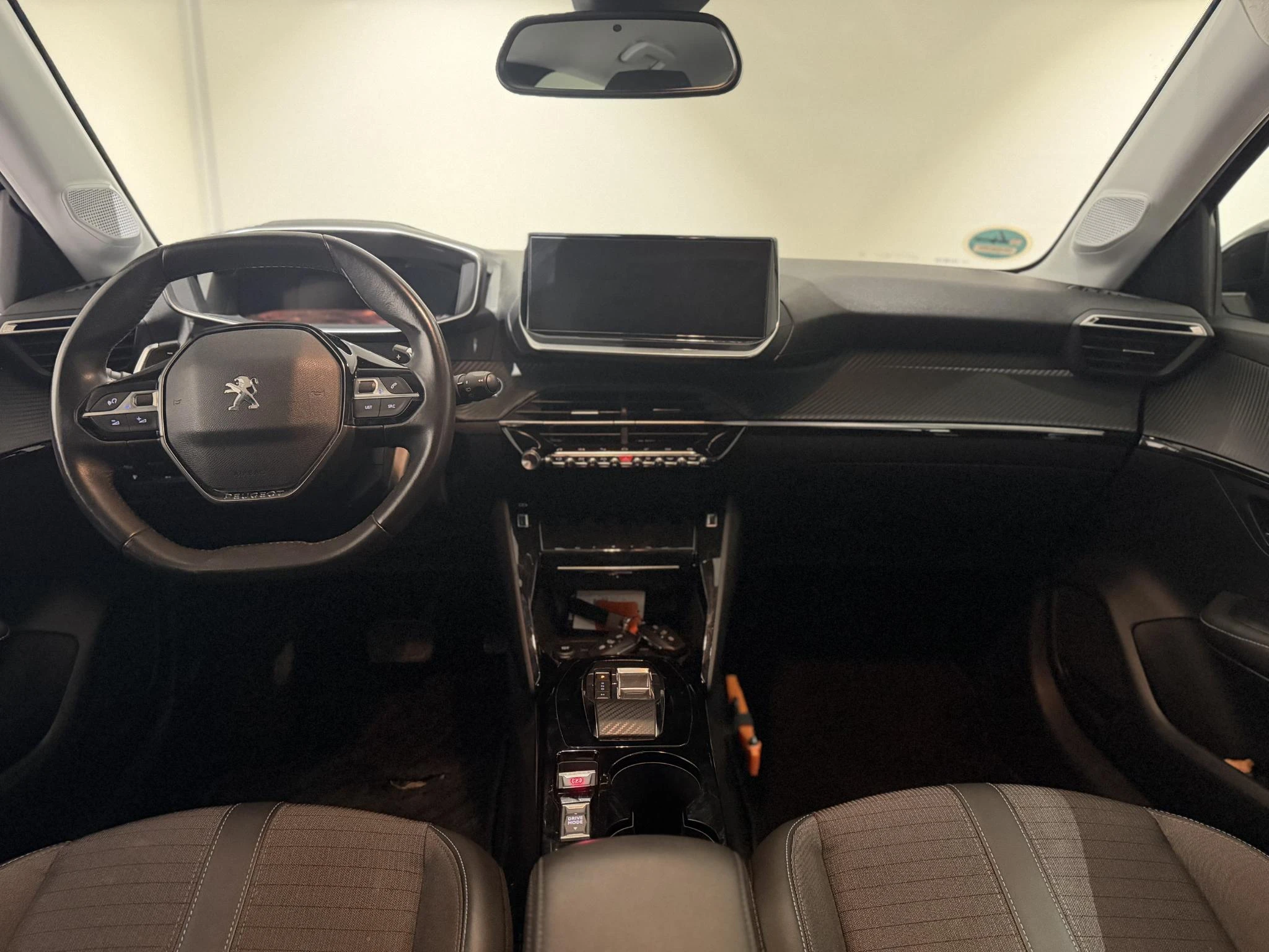 Peugeot-208-image-12