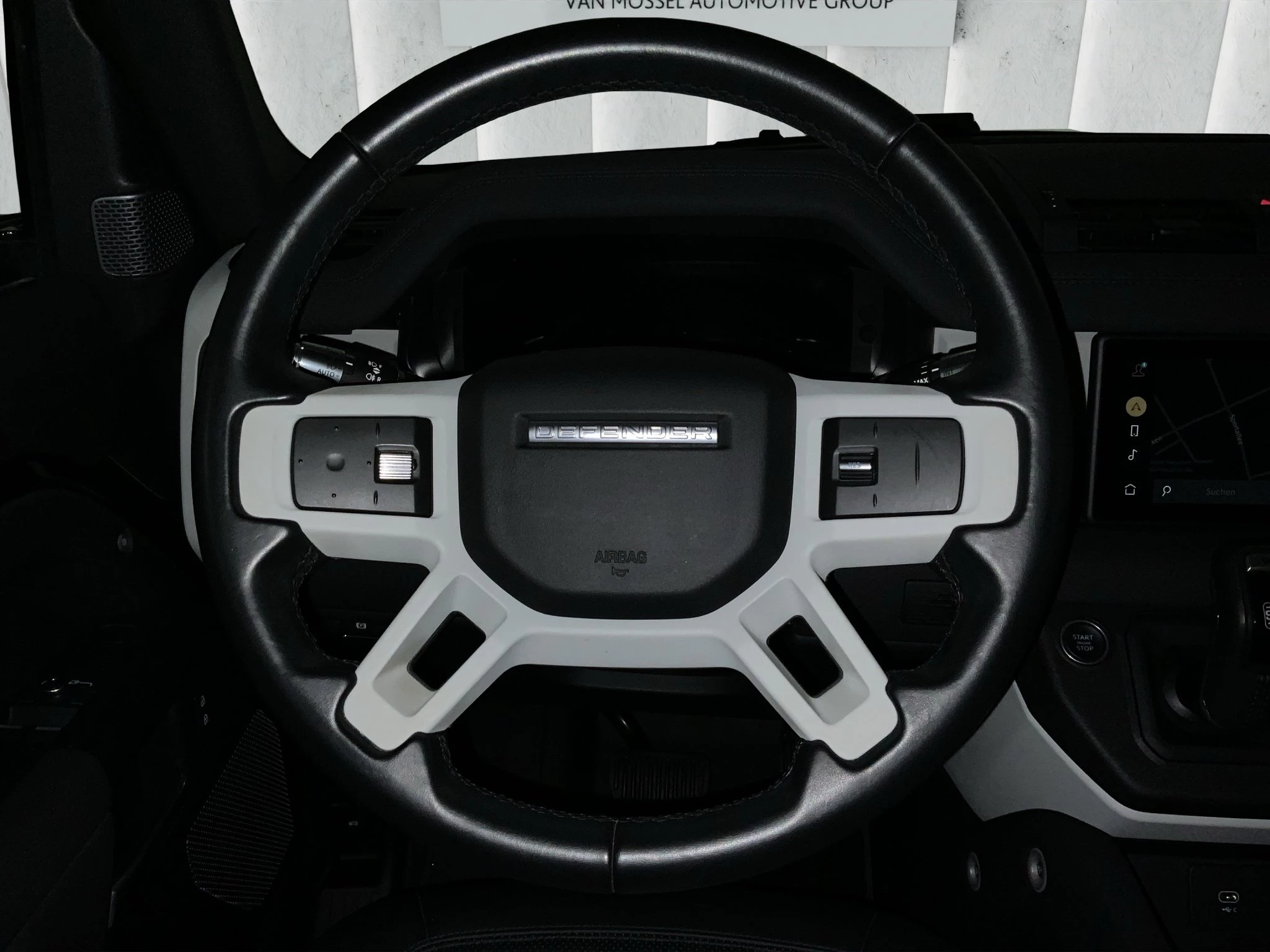 Land Rover-Defender-image-12