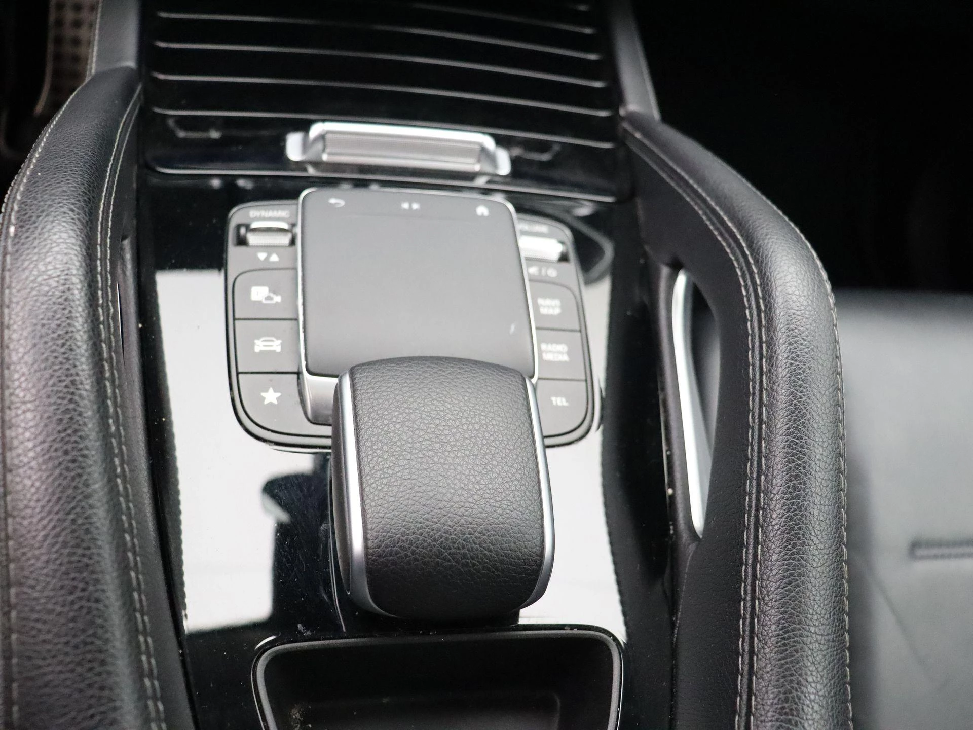 Mercedes-Benz GLE 350 e 4MATIC SUV AMG LINE + NAPPA + BURMESTER + PANORAMISCH DAK + TREKHAAK +