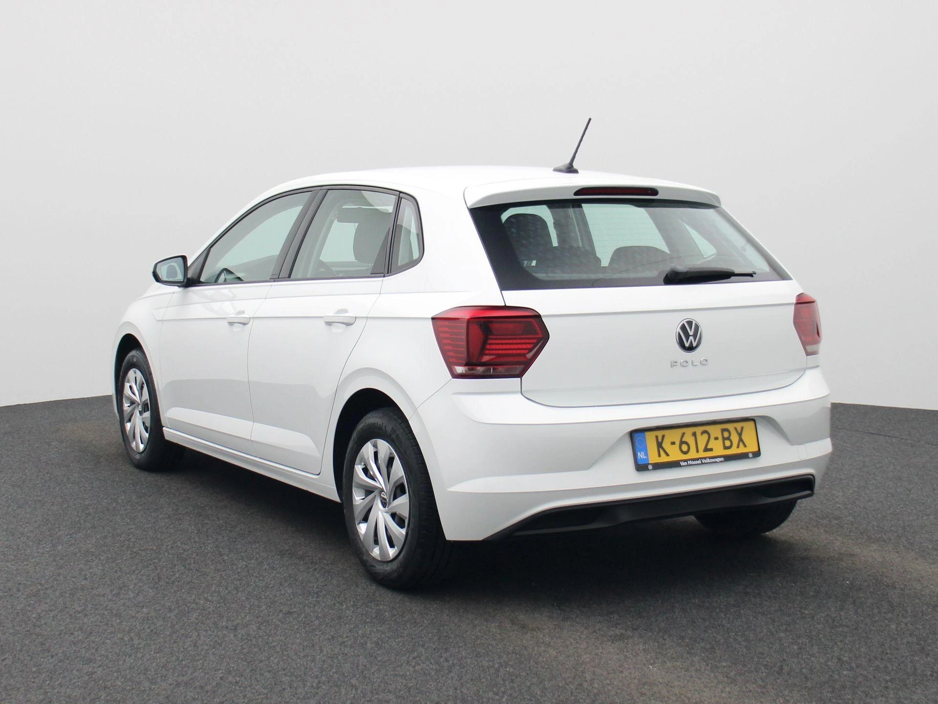 Volkswagen-Polo-image-1