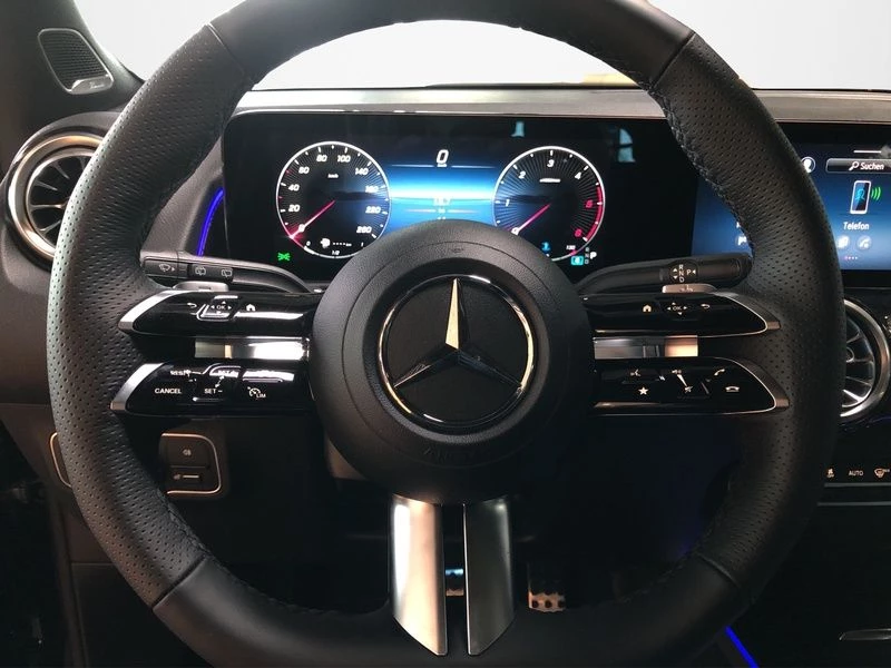 Mercedes-Benz GLB 220 d 4m AMG NIGHT AHK PANO 7-SITZE 360° AMG LineX247 GLB 220 d 4m AMG NIGHT AHK PANO 7-SITZE 360° AMG Line