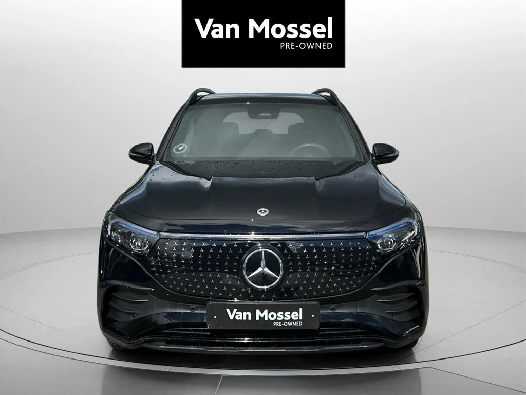 Mercedes-Benz-EQB-image-1