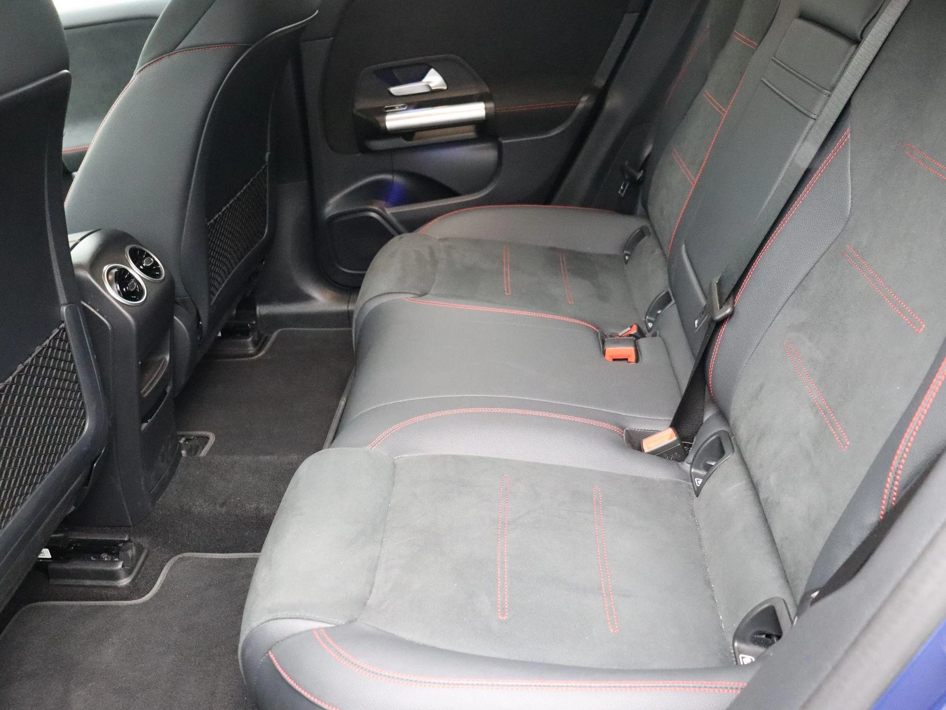 Mercedes-Benz EQA 250+ AMG Line + CARLAY + NIGHTPAKKET + CAMERA +