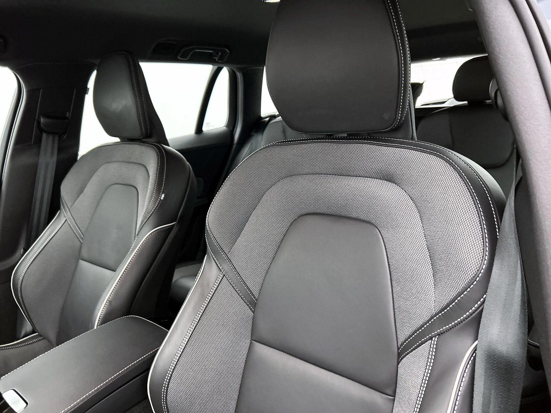 Volvo-V60-image-12