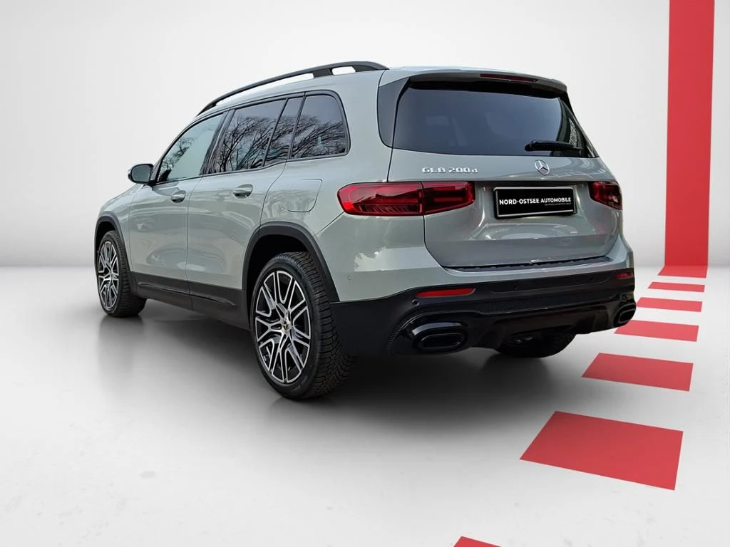 Mercedes-Benz-GLB 200 d-image-4