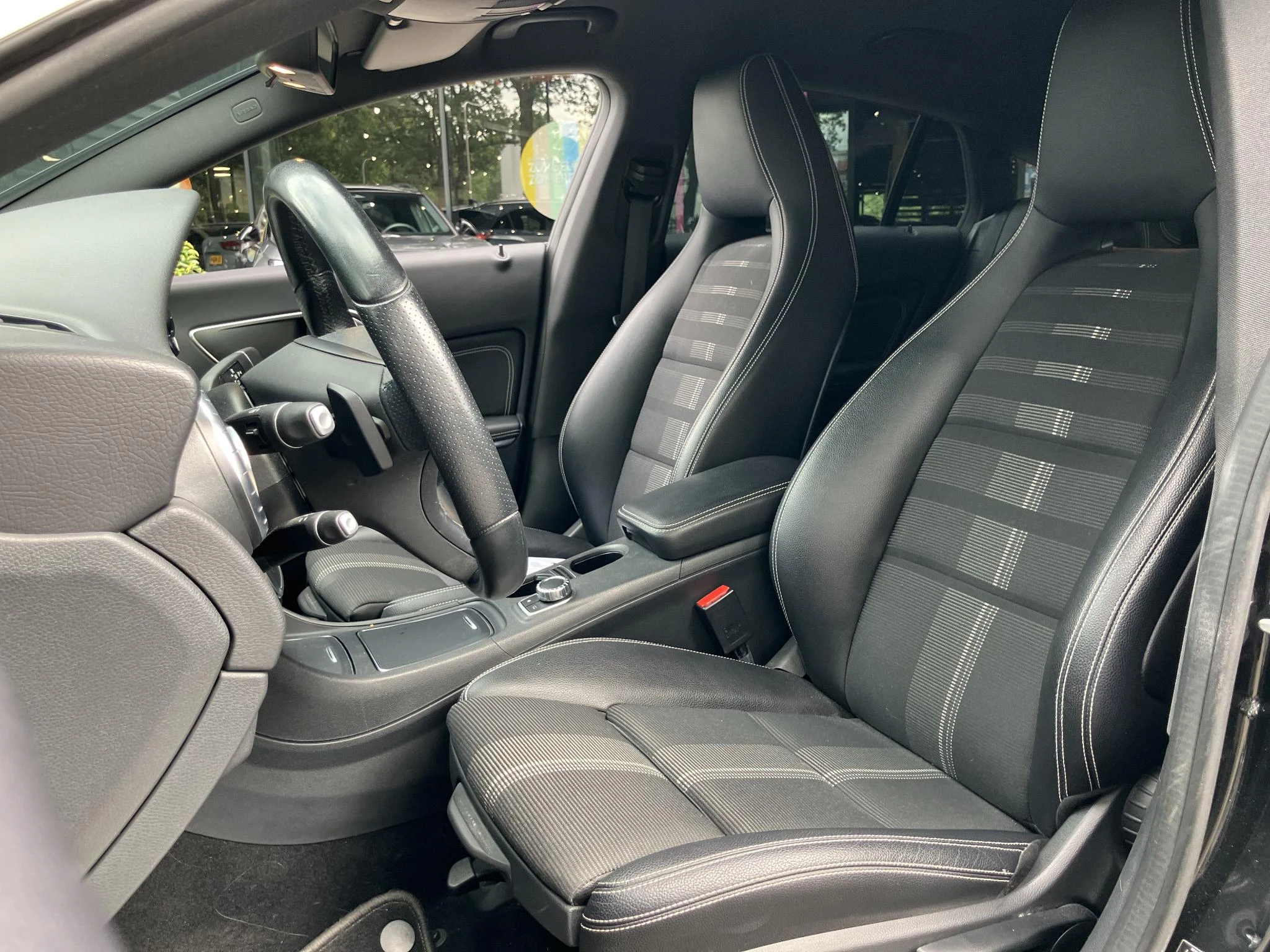 Mercedes-Benz-CLA-image-3
