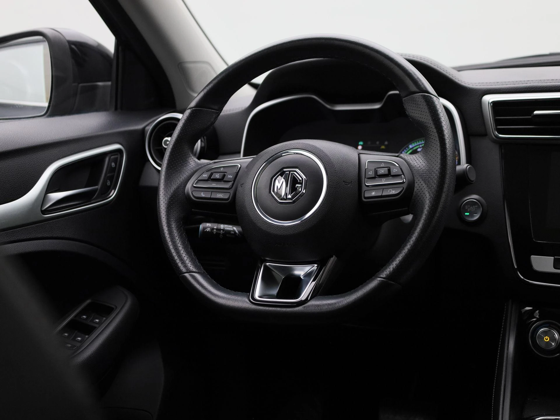 MG-ZS EV-image-9