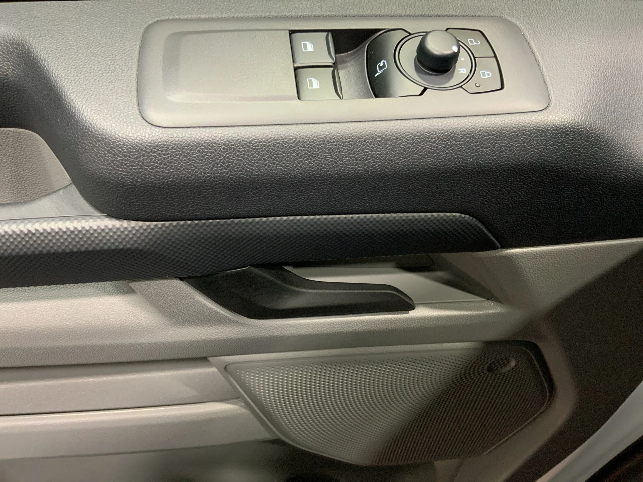 Ford-Transit Custom-image-14