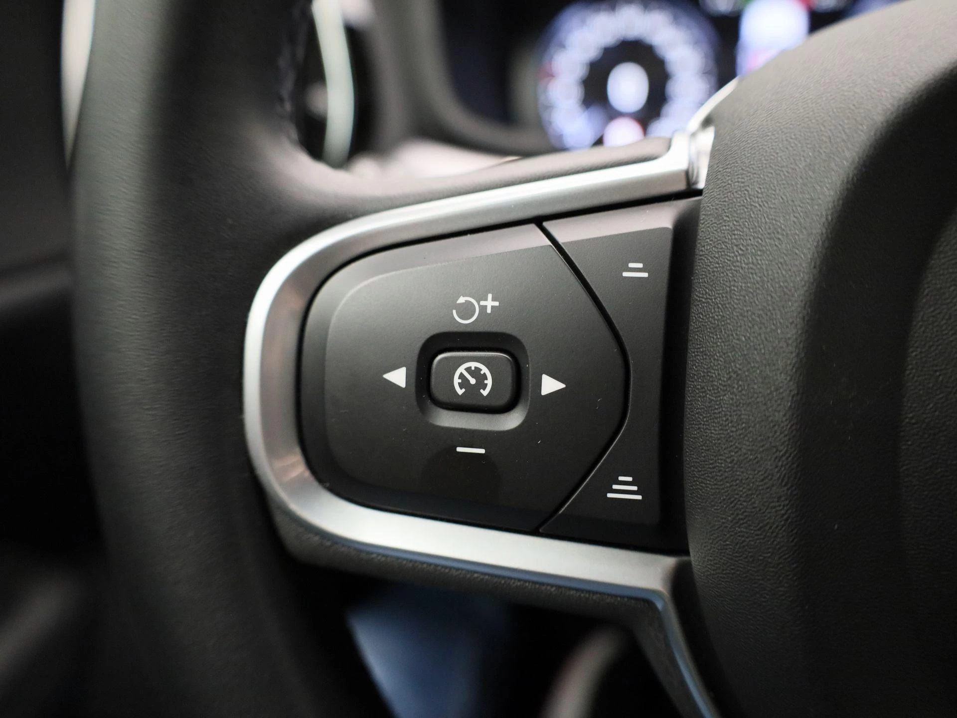 Volvo V60 2.0 B3 Momentum