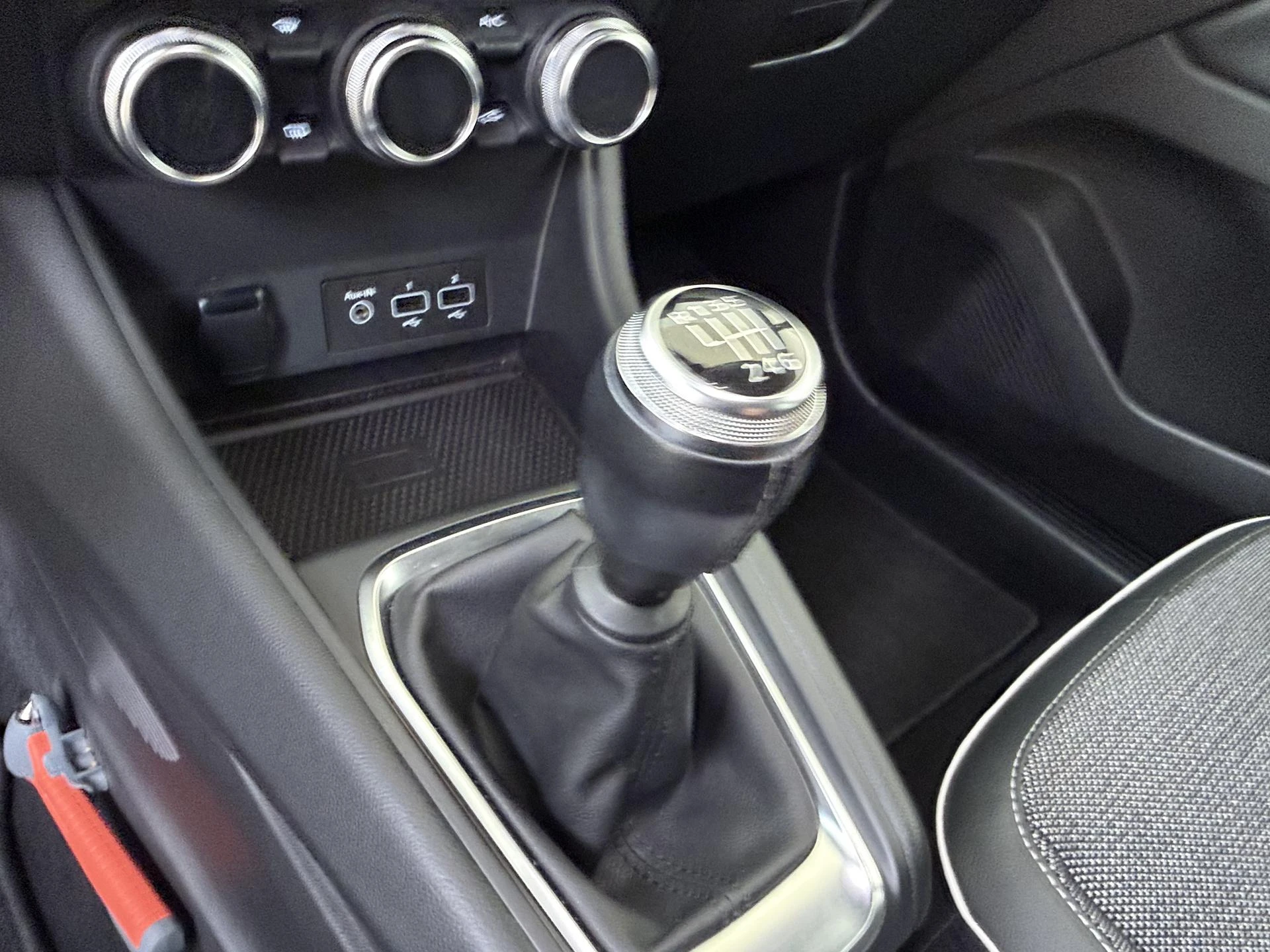 Renault-Captur-image-13