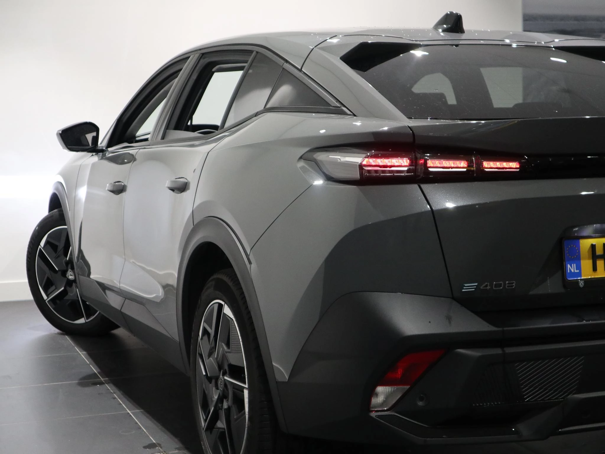 Peugeot-408-image-26