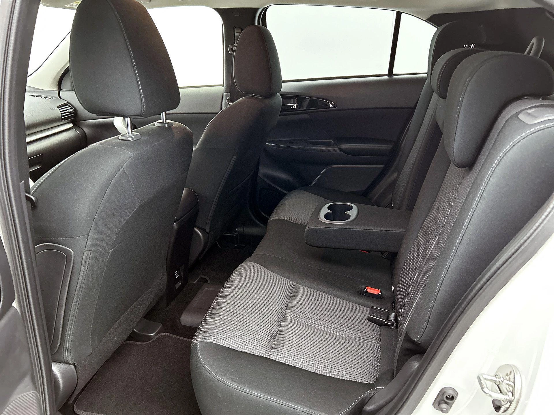 Mitsubishi-Eclipse Cross-image-25