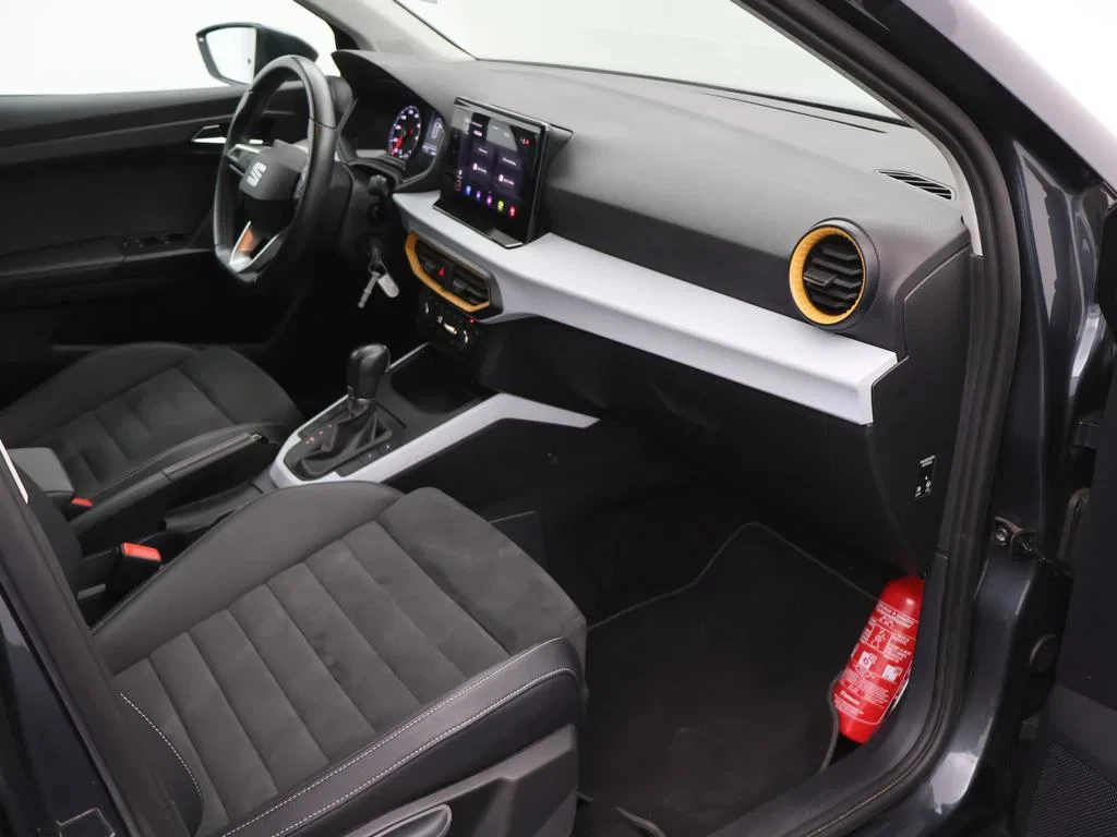 SEAT-Arona-image-2