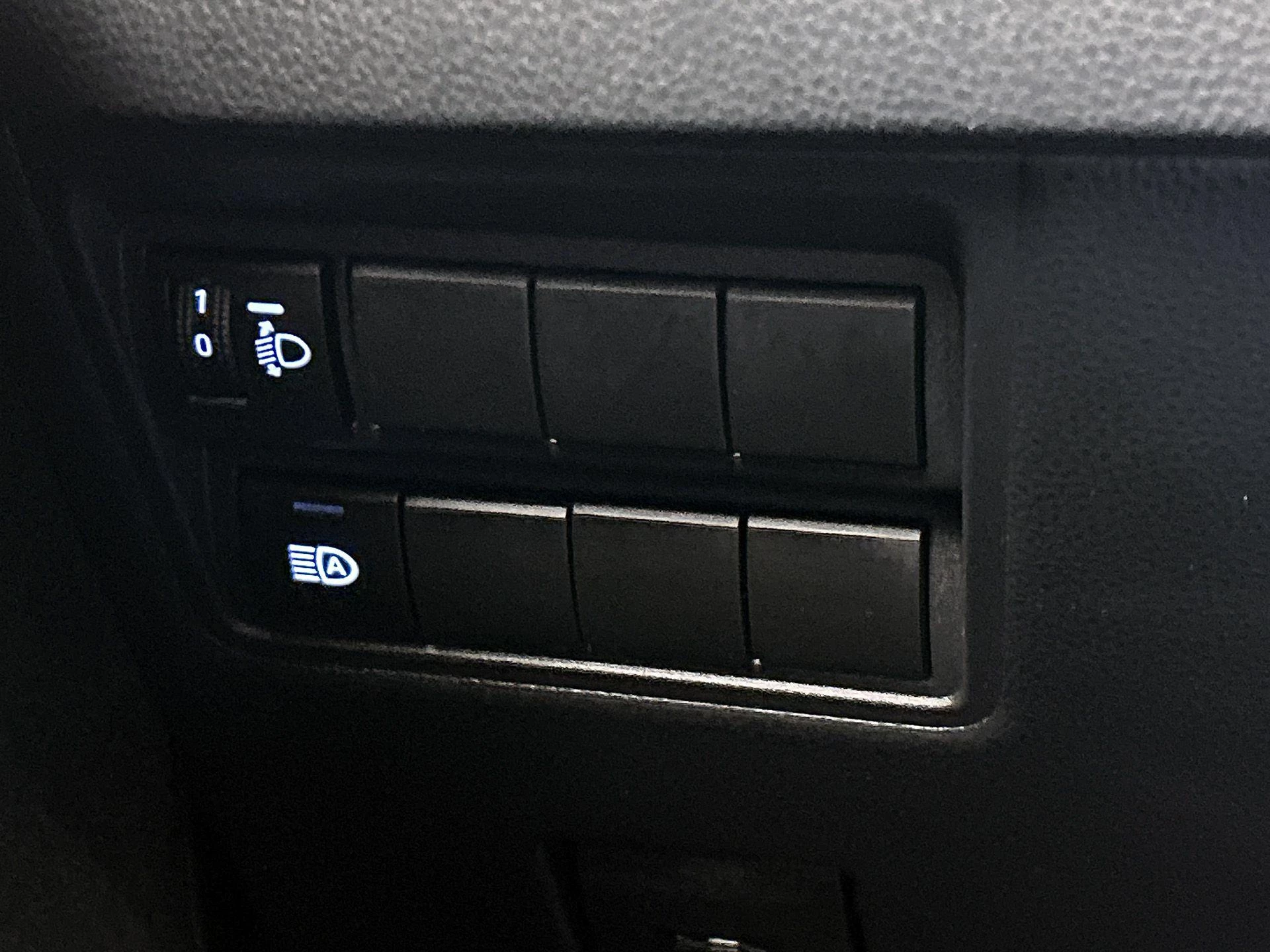 Toyota-Yaris Cross-image-23