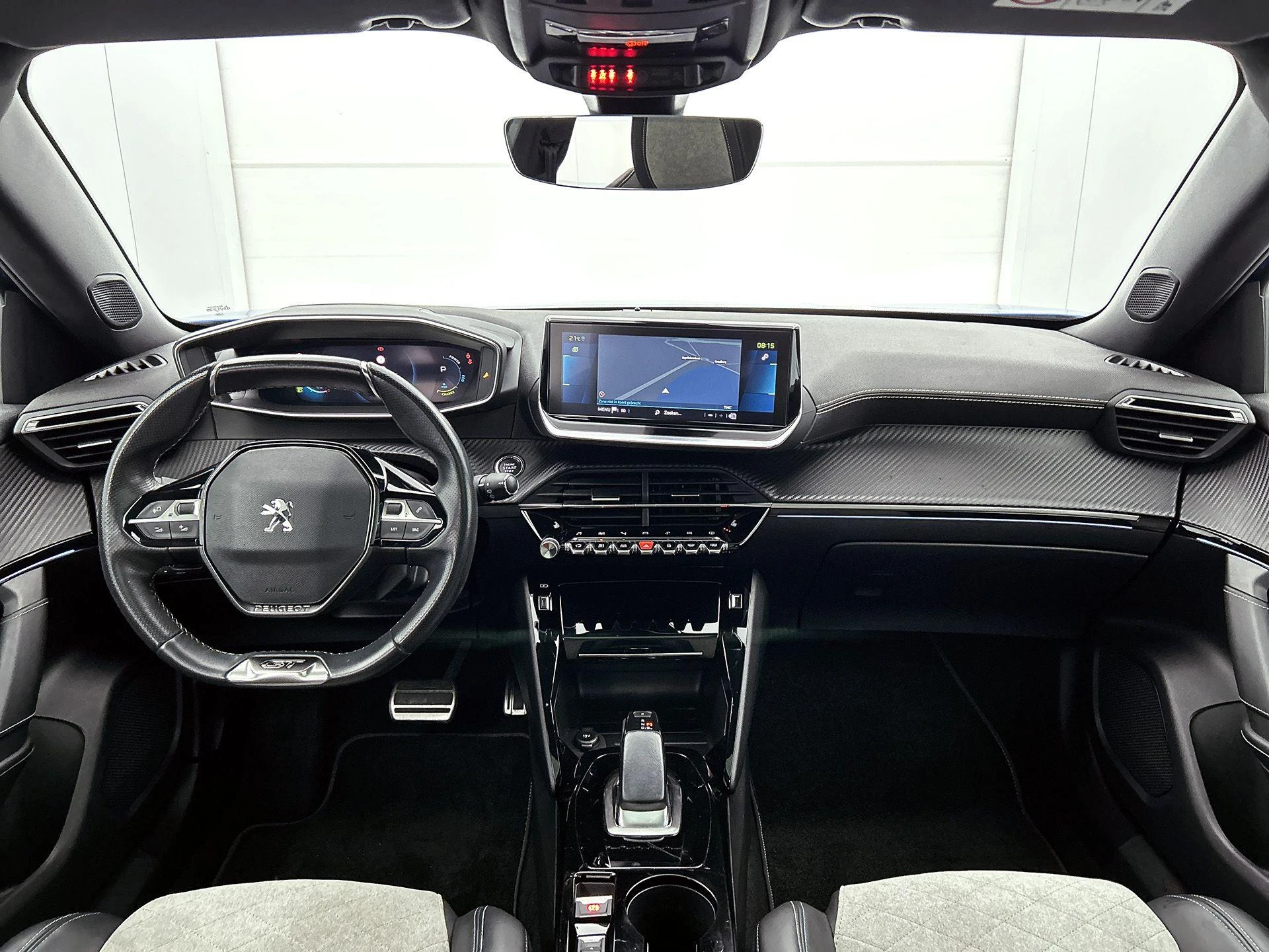 Peugeot-e-2008-image-23
