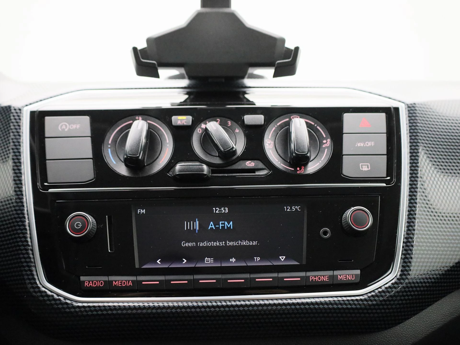 Volkswagen-up!-image-16