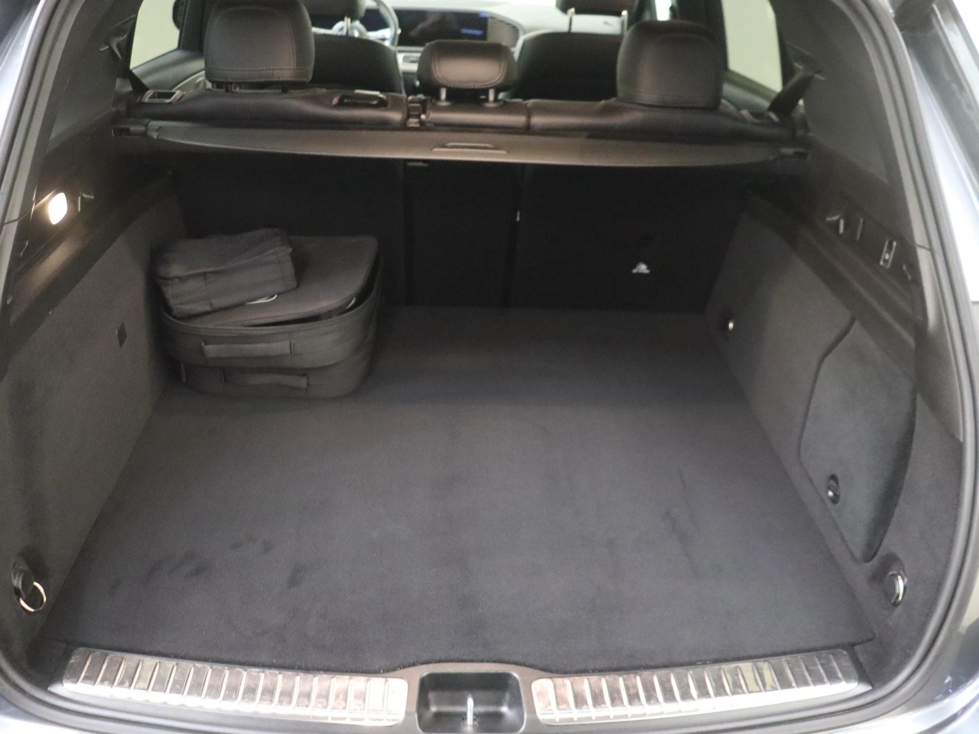 Mercedes-Benz-GLE-image-27
